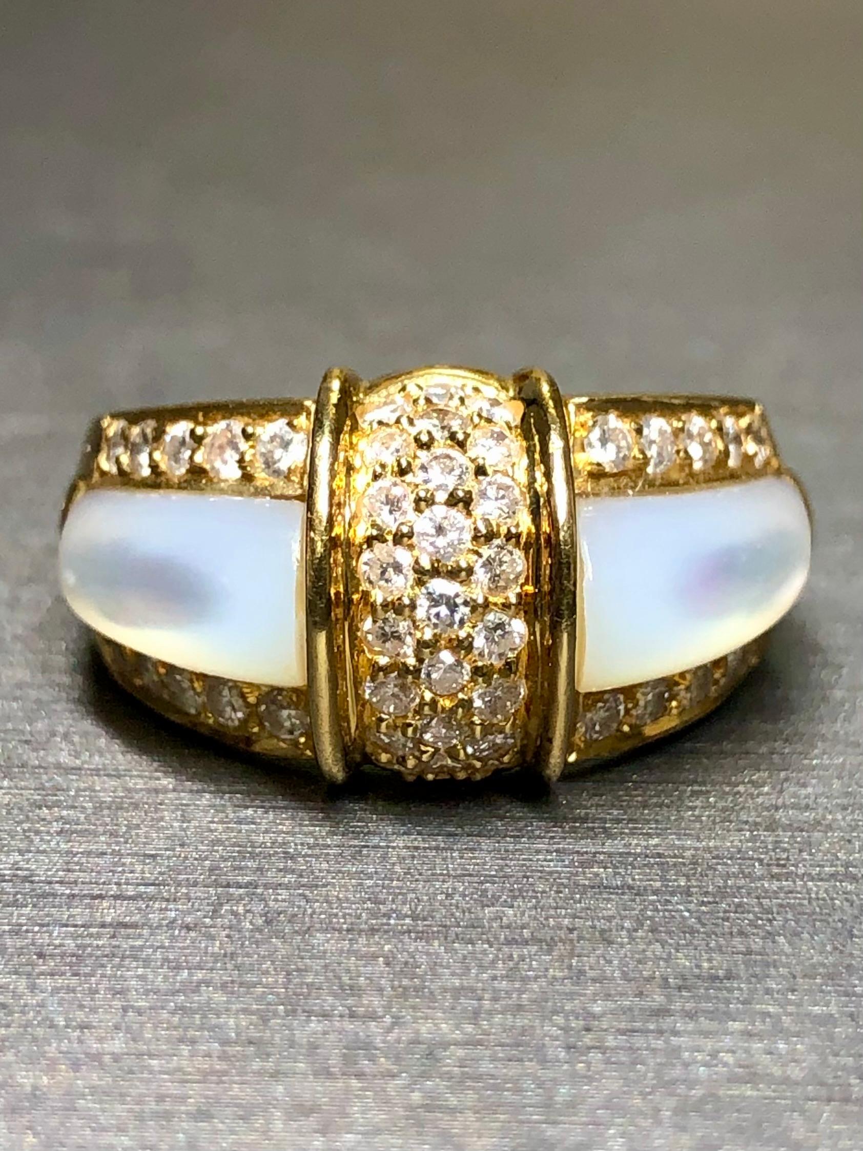 Round Cut Estate 18K Yellow Gold White Mother Of pearl Inlay Diamond Cocktail Band Ring