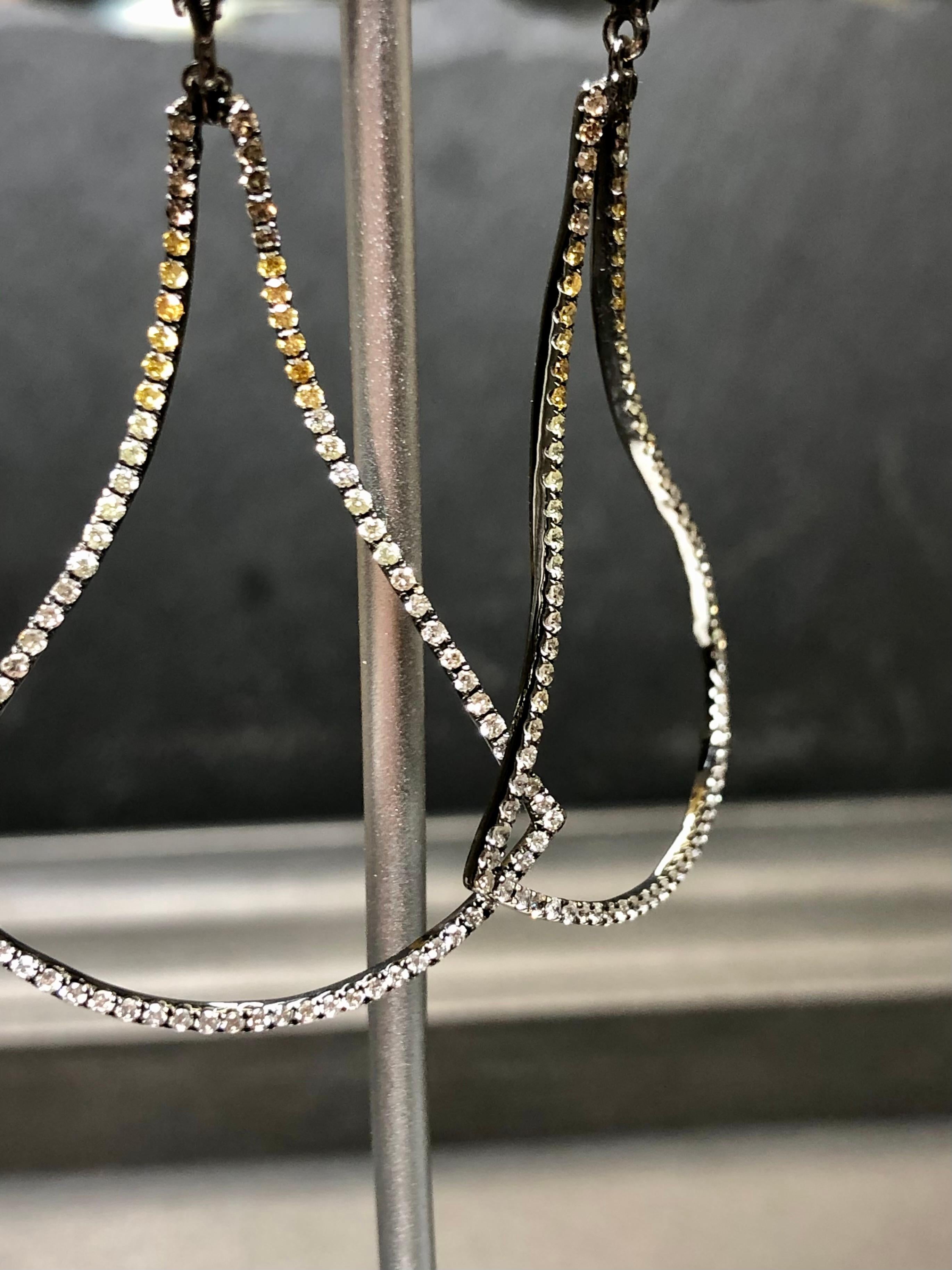 Estate 18K Yellow White Diamond Bell Leverback Drop Earrings 1.80cttw In Good Condition For Sale In Winter Springs, FL