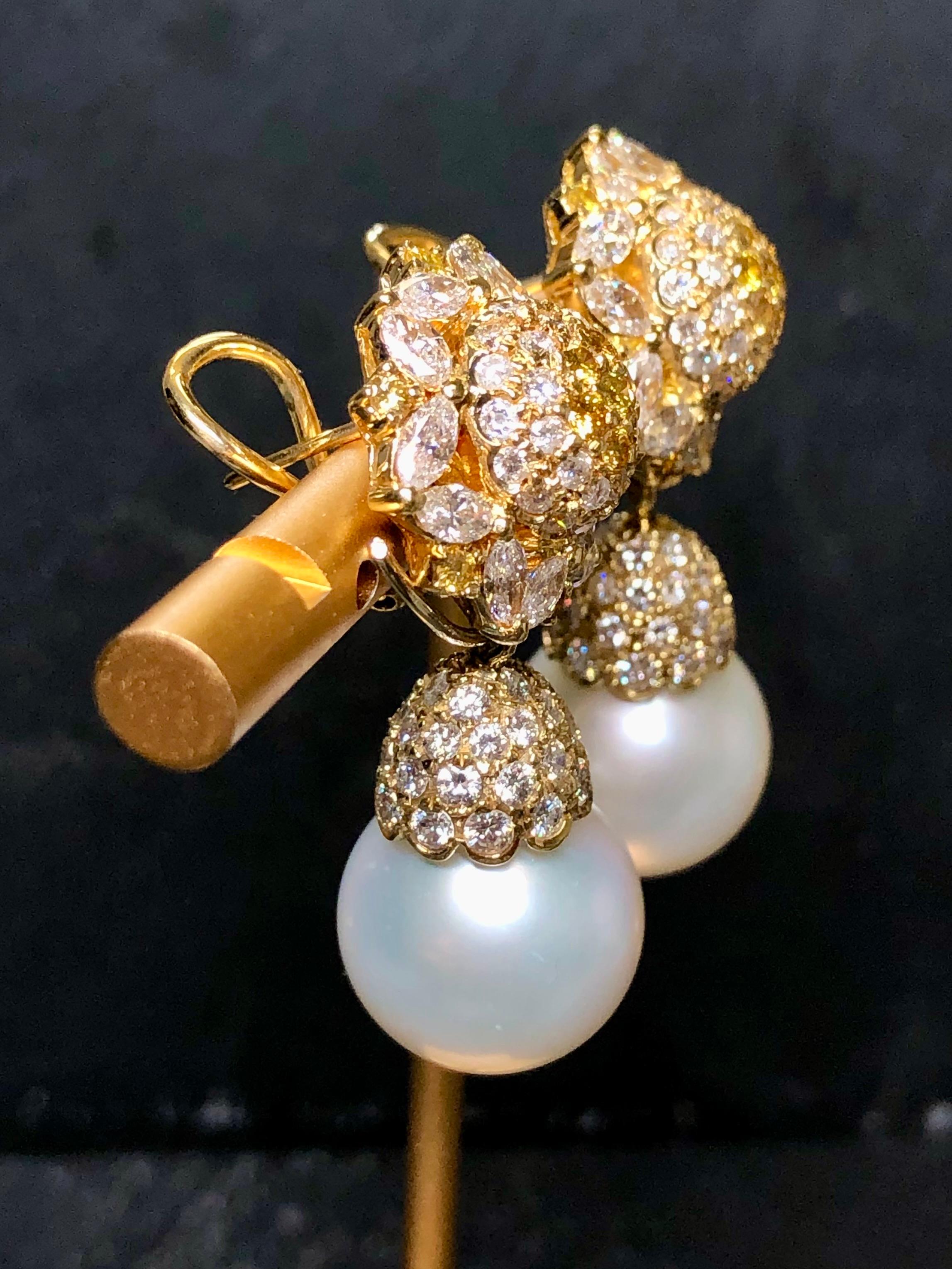 Round Cut Estate 18K Yellow White Diamond Day Night South Sea Pearl Drop Earrings 14.50mm For Sale
