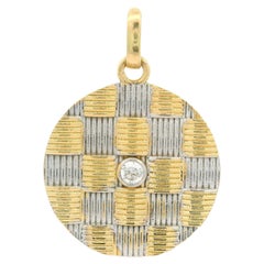 Ciondolo con ciondolo a forma di cesto di diamanti a trama rotonda in oro giallo e bianco da 0,06 ct.