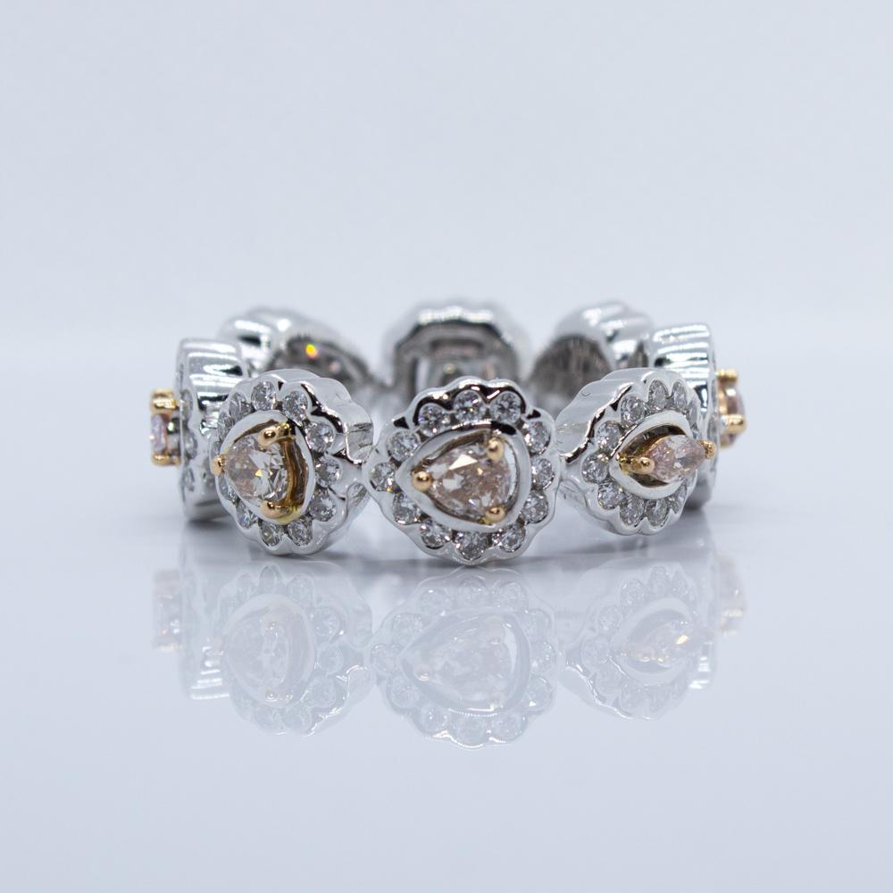 Anneau d'éternité multiformes en or jaune et blanc 18 carats avec diamants roses et blancs (succession) Unisexe en vente