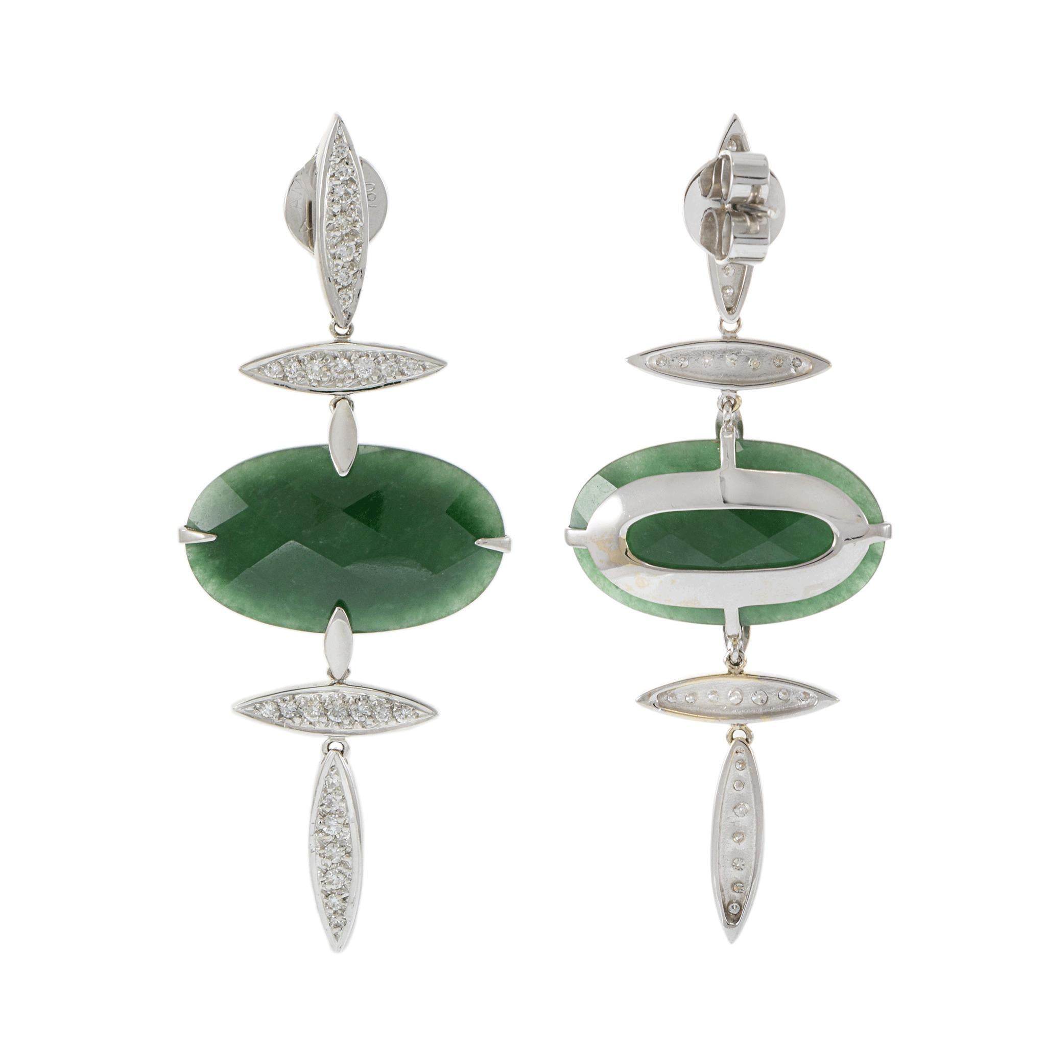 Moderne Estate Boucles d'oreilles pendantes en or blanc 18KT, jade Carla Amorim et diamants en vente