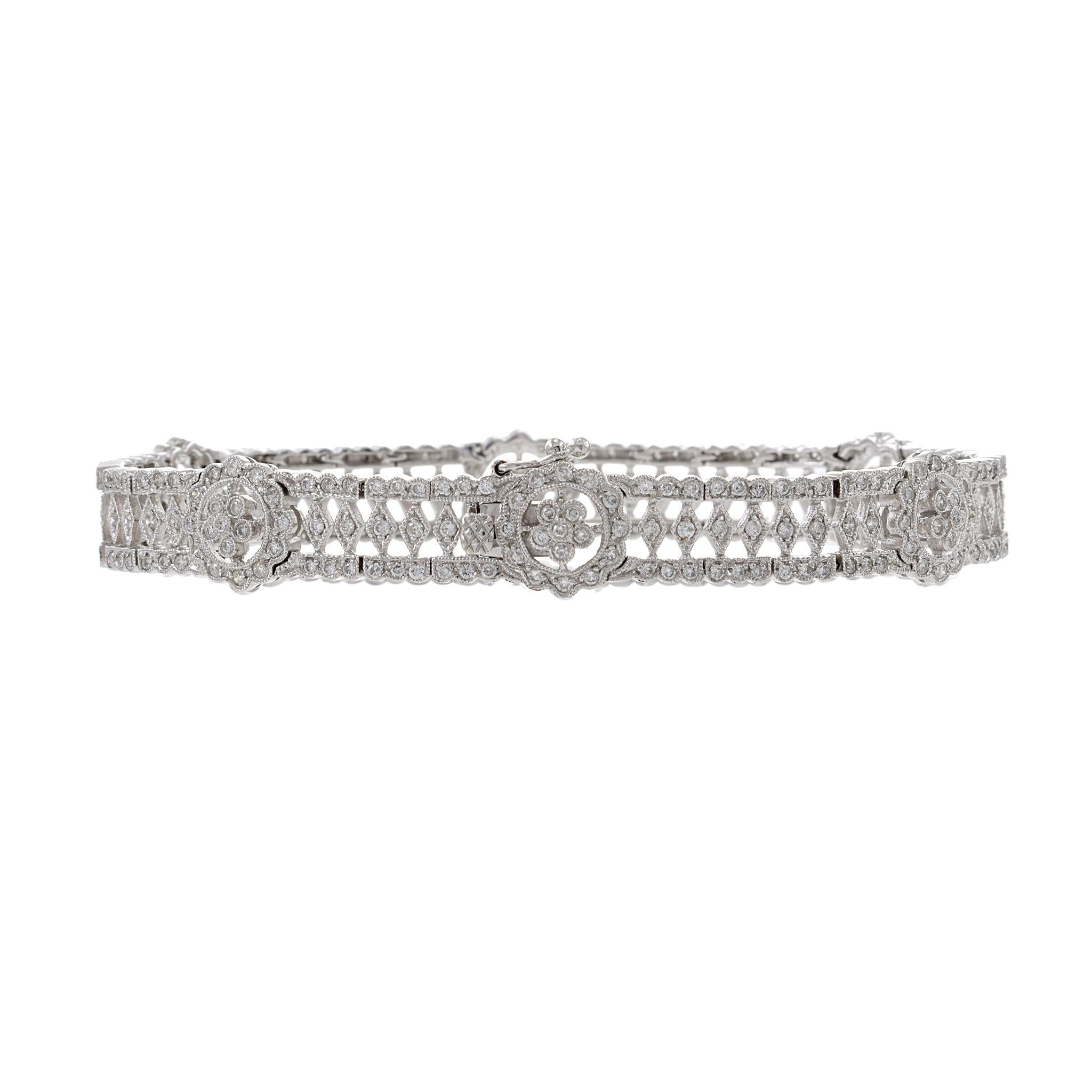Estate 18KT White Gold Fancy Flower Filigree Diamond Bracelet In Excellent Condition For Sale In New York, NY