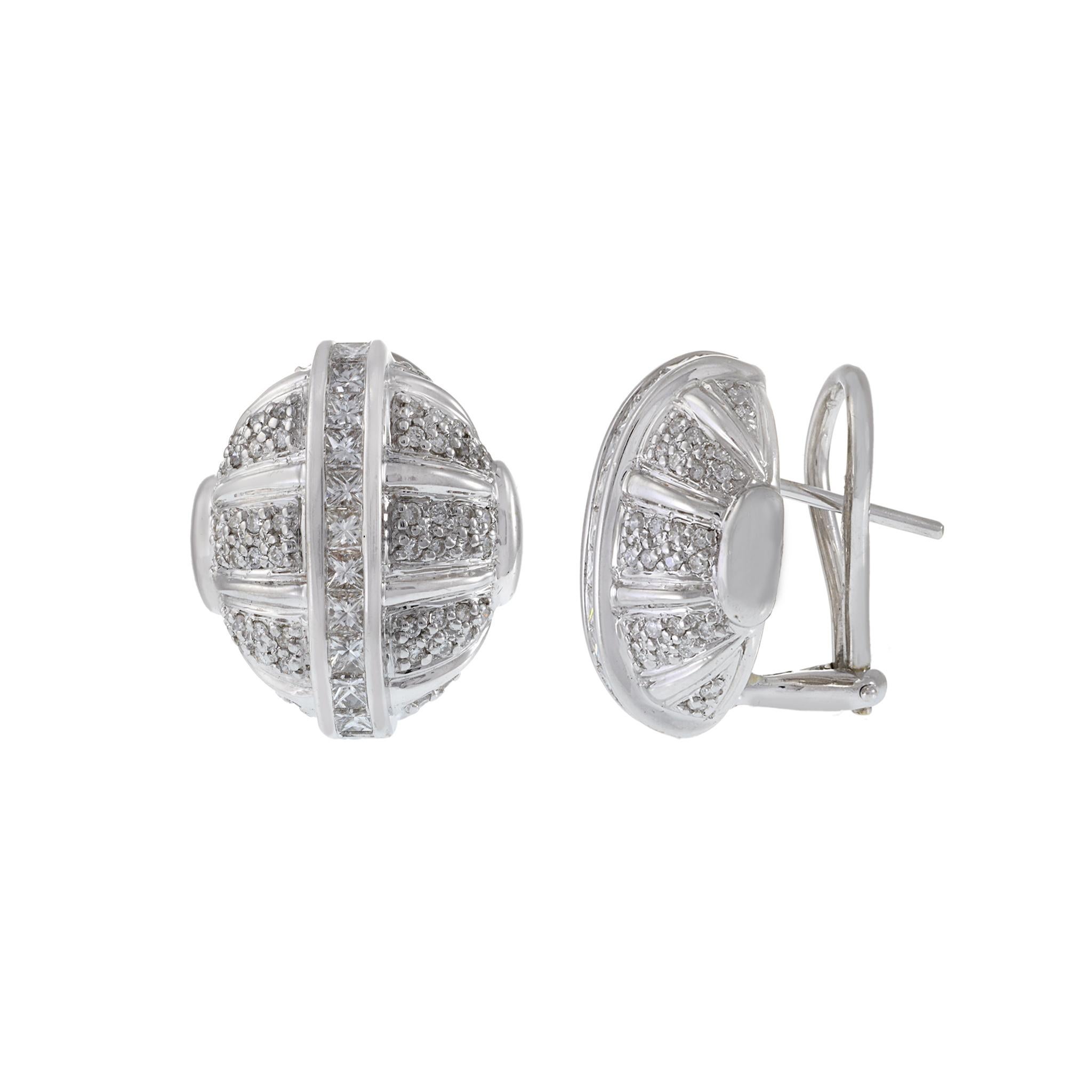 Estate 18KT White Gold Puffed Diamond Earrings In Excellent Condition For Sale In New York, NY