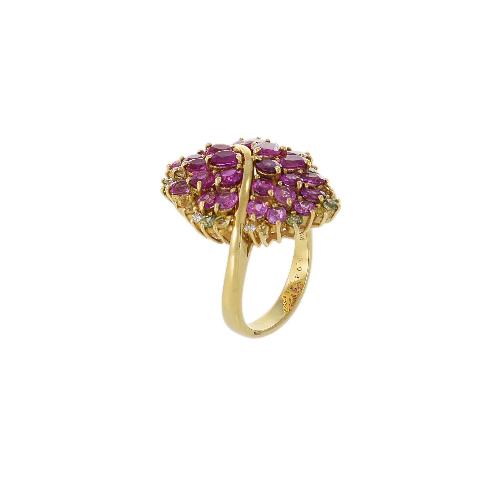 Estate 18KT Yellow Gold Pink Sapphire And Diamond Ring In Good Condition For Sale In New York, NY