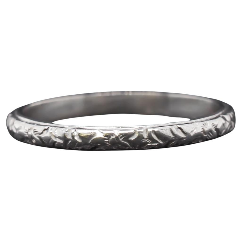 Estate 1920s Art Deco Platinum Engraved Wedding Band Size 6 - VHK#975 For Sale