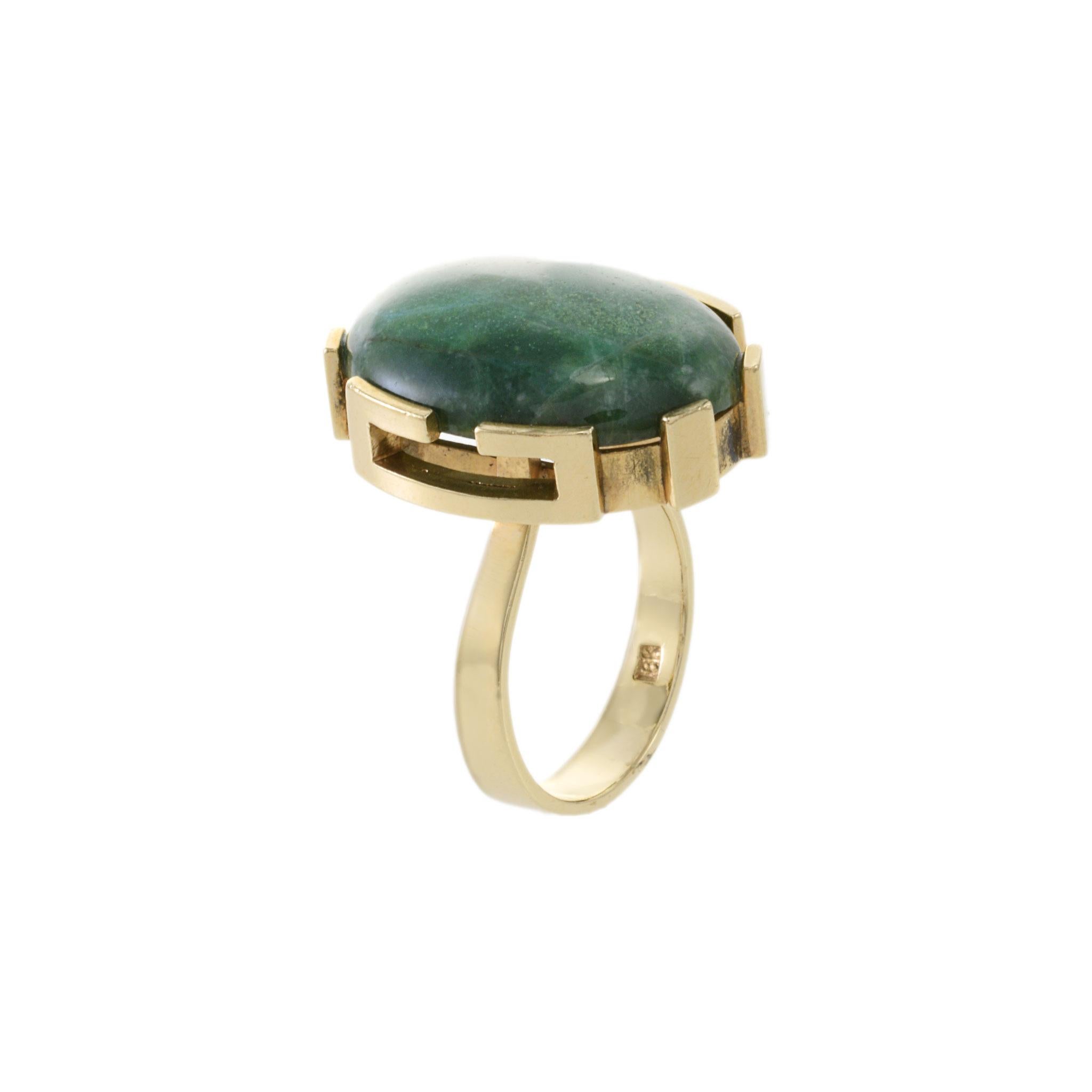 Oval Cut Estate 1970s 18KT Yellow Gold Oval Green Jade Ring For Sale