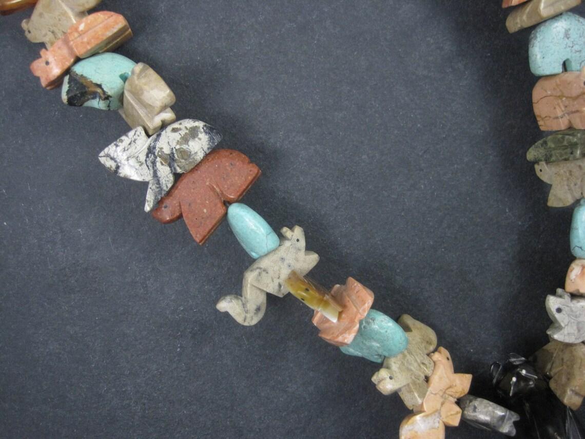 Estate 1970s Zuni Carved Fetish Bear Necklace For Sale 2