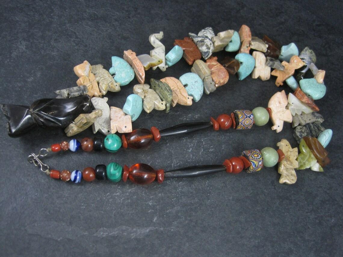 Nachlass 1970er Jahre Zuni geschnitzte Fetisch-Bär-Halskette (Indigene Kunst (Nord-/Südamerika)) im Angebot