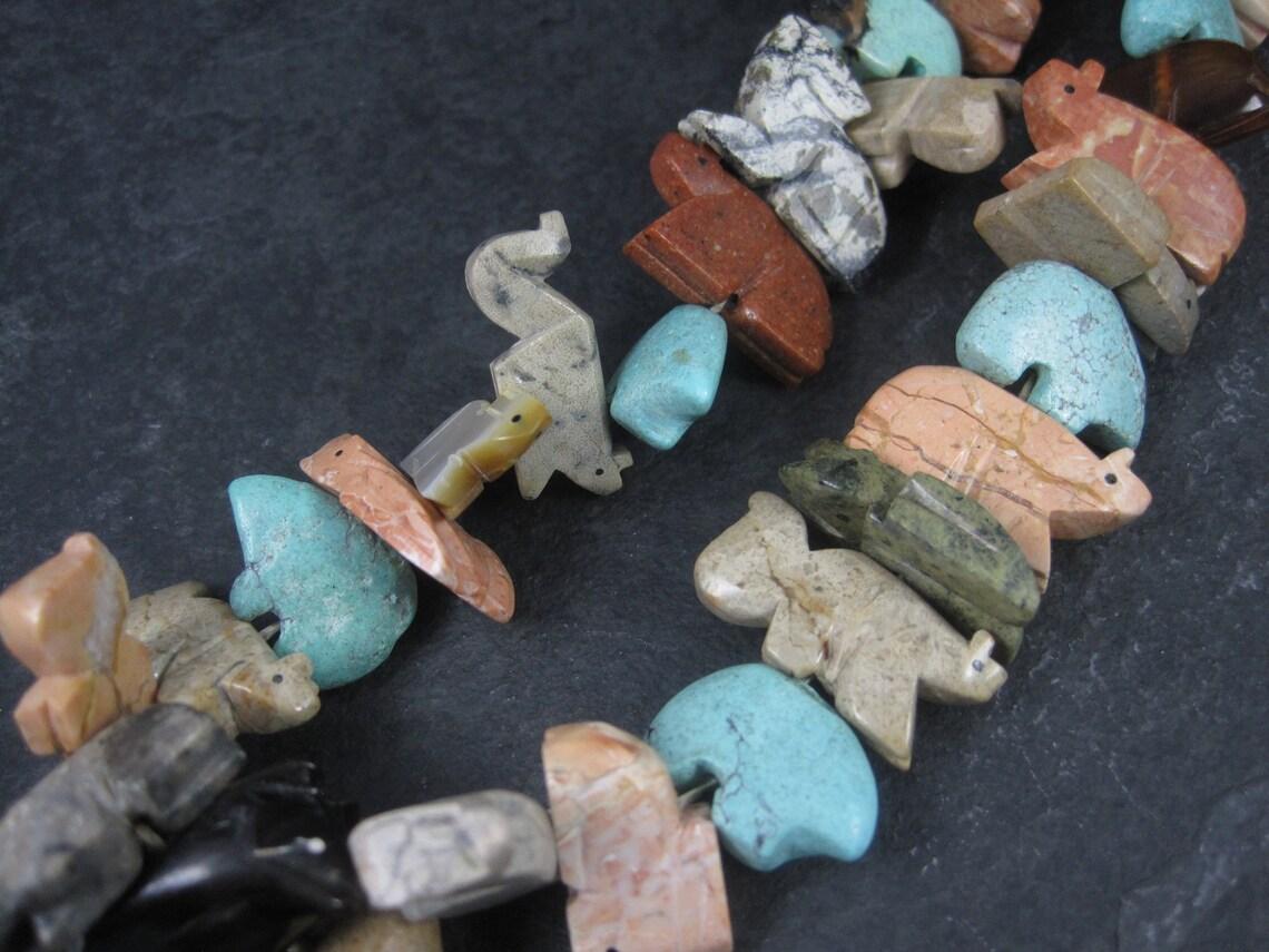 Estate 1970 Zuni Carved Fetish Bear Necklace en vente 1