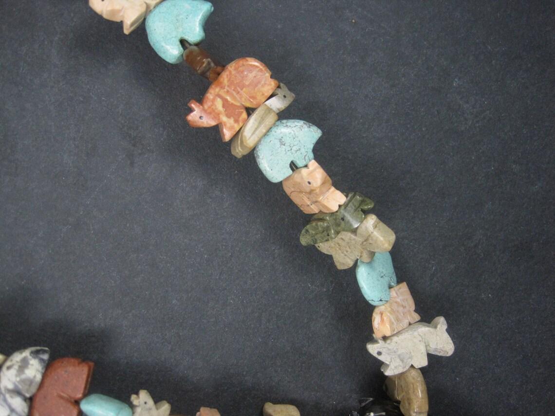 Estate 1970s Zuni Carved Fetish Bear Necklace For Sale 1