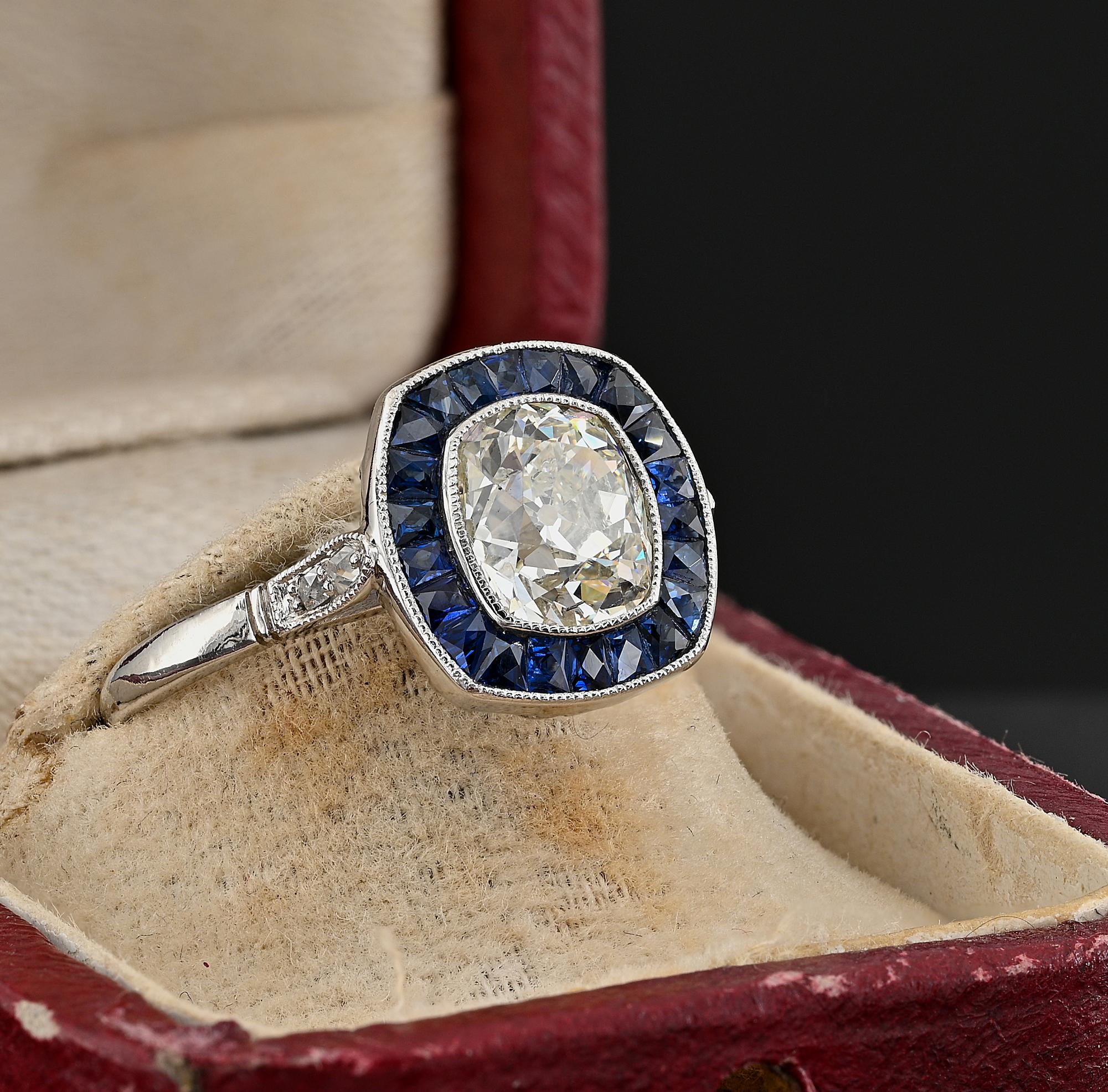 Estate 2.10 Ct. Antique Cushion Diamond Sapphire Halo Engagement Ring In Good Condition For Sale In Napoli, IT
