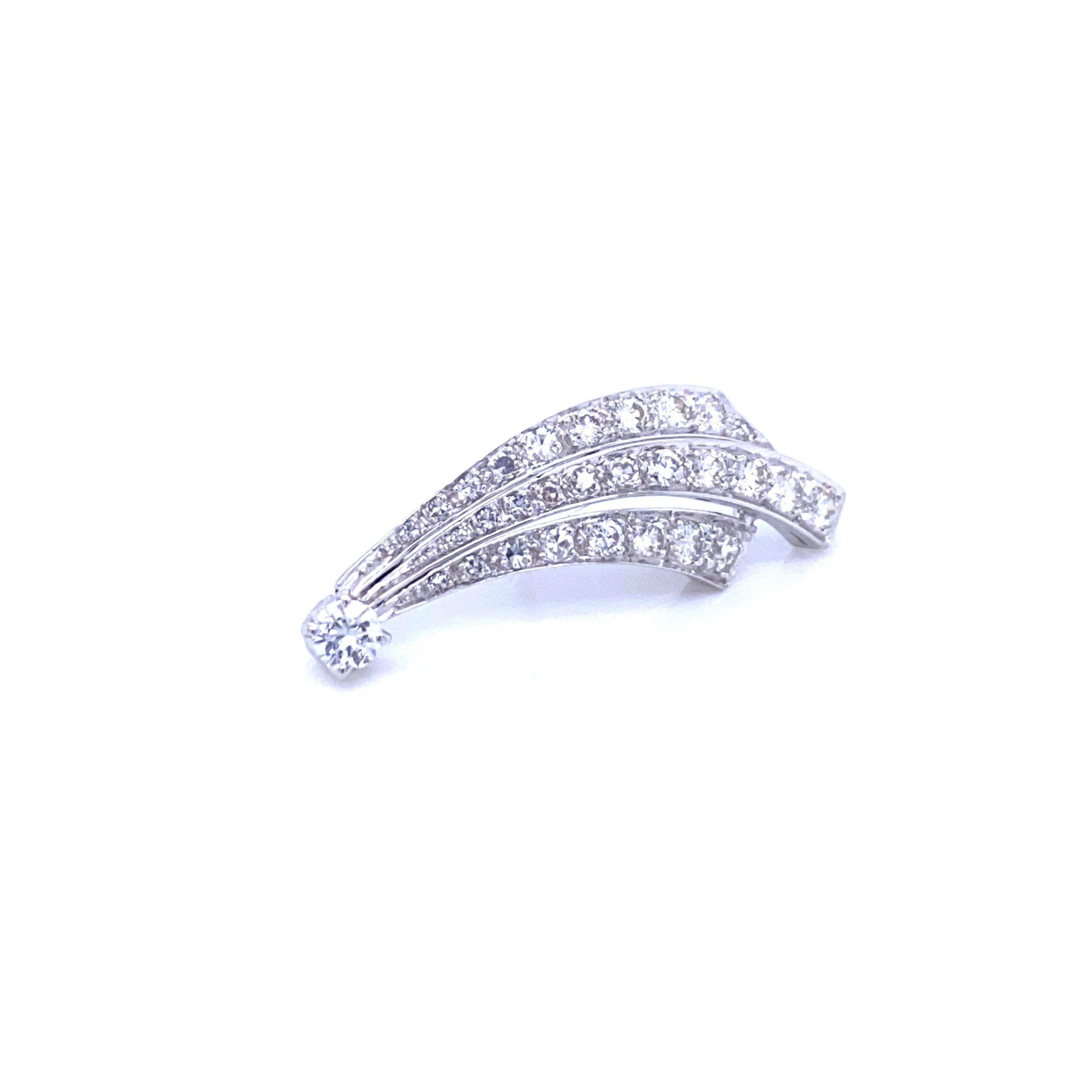 Estate 2.20 Carat Diamond Platinum Earrings In Excellent Condition In Napoli, Italy