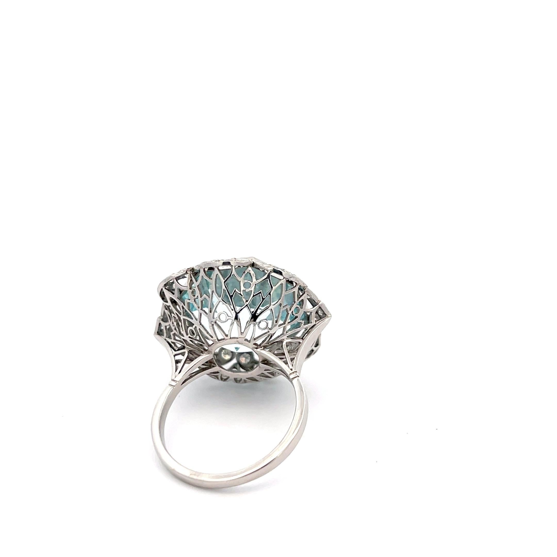 Estate 22ct Aquamarine & Diamond Ring in Platinum In Excellent Condition For Sale In Dallas, TX