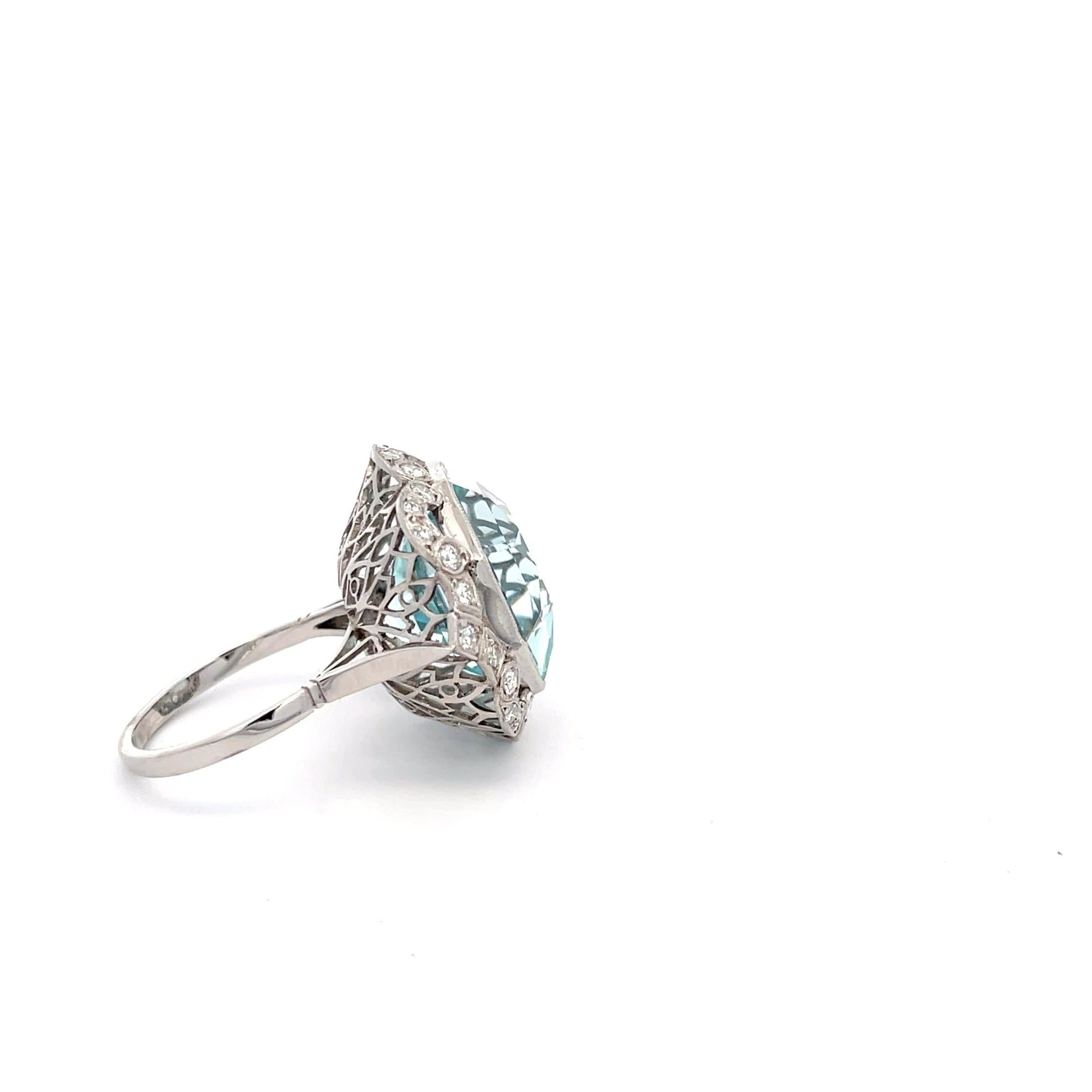 Women's Estate 22ct Aquamarine & Diamond Ring in Platinum For Sale