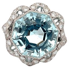 Anello con acquamarina e diamanti da 22 ct in platino