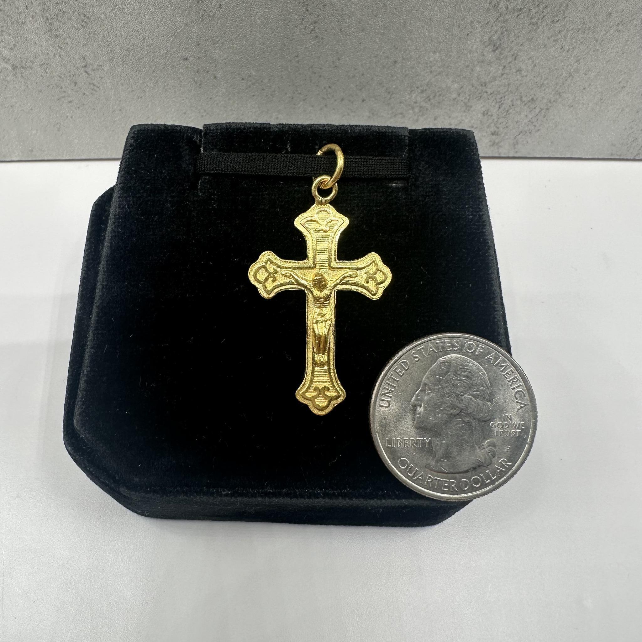 Pendentif Crucifix en or jaune 23kt - 3.8g, Pre-Loved Unisexe en vente