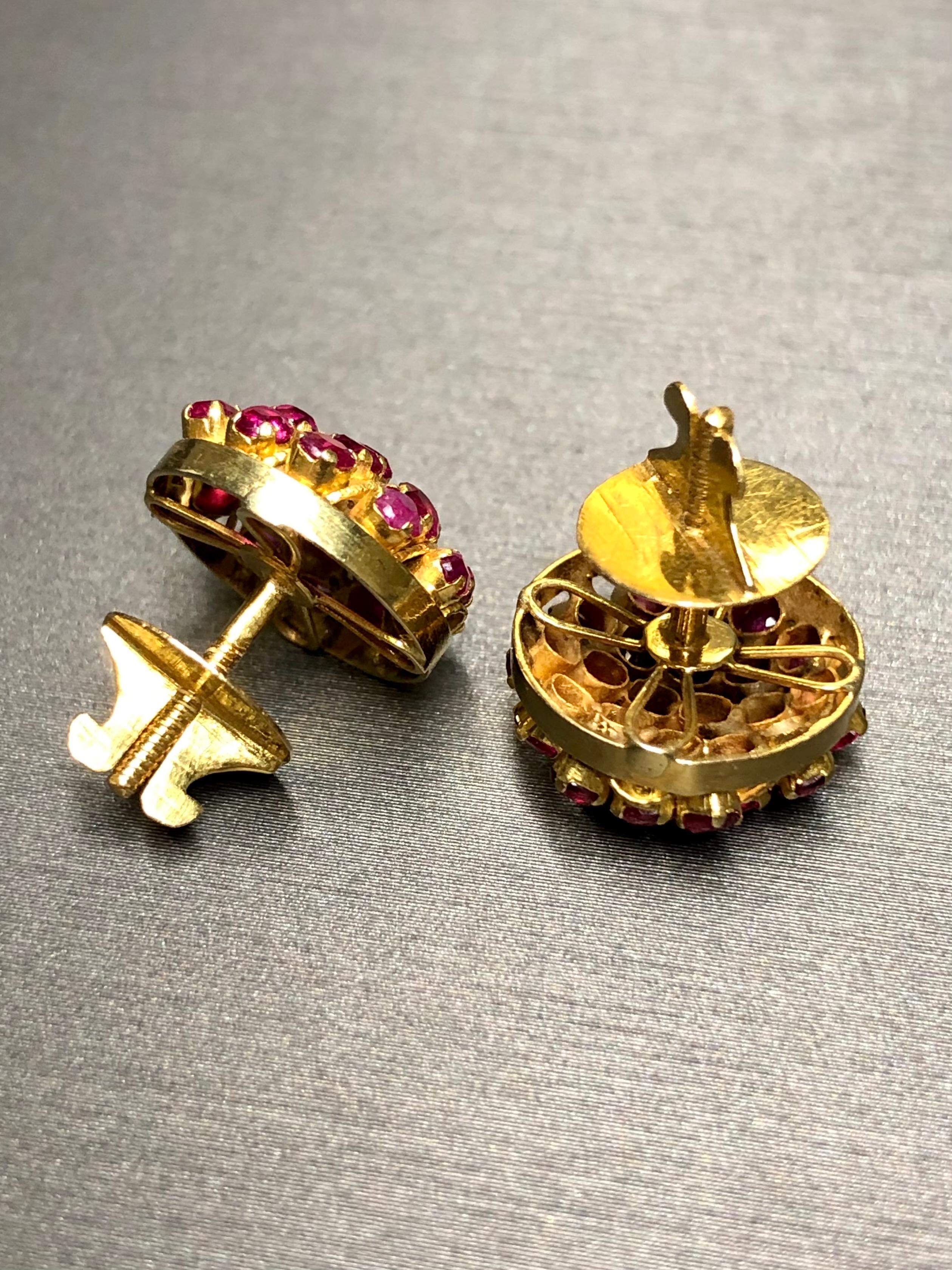 Estate 24K Round Cluster Ruby Stud Screwback Earrings 4cttw In Good Condition For Sale In Winter Springs, FL