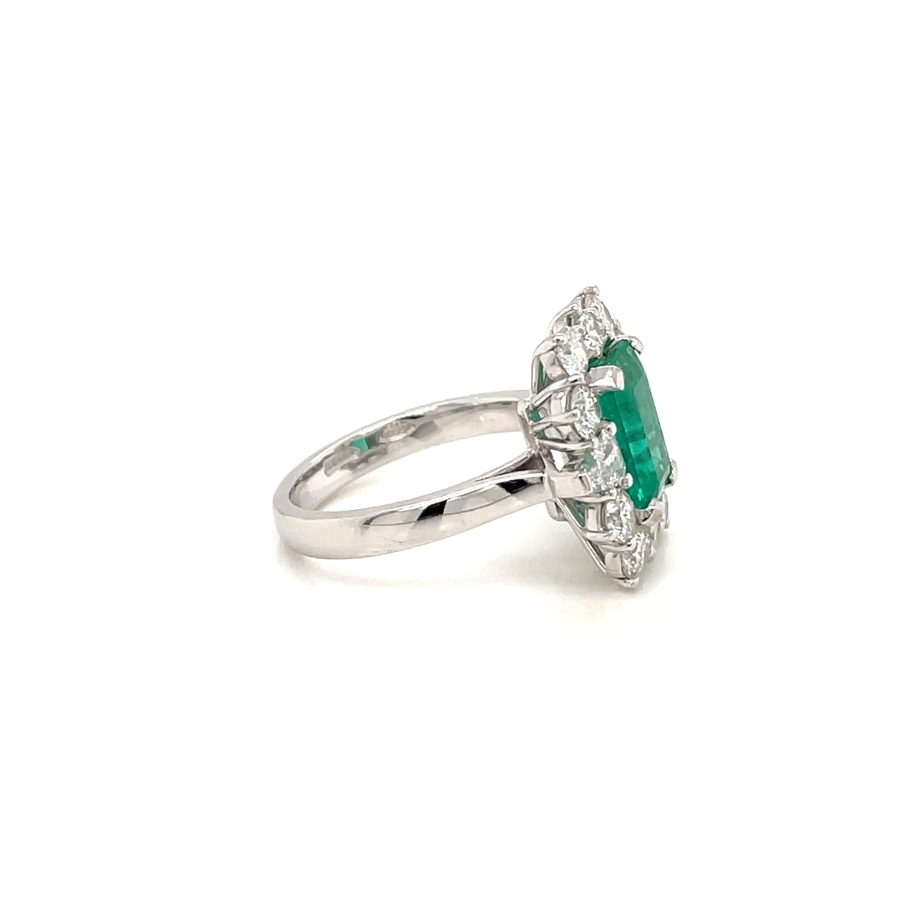 Estate 2.50 Carat Colombian Emerald Diamond Platinum Ring For Sale 1