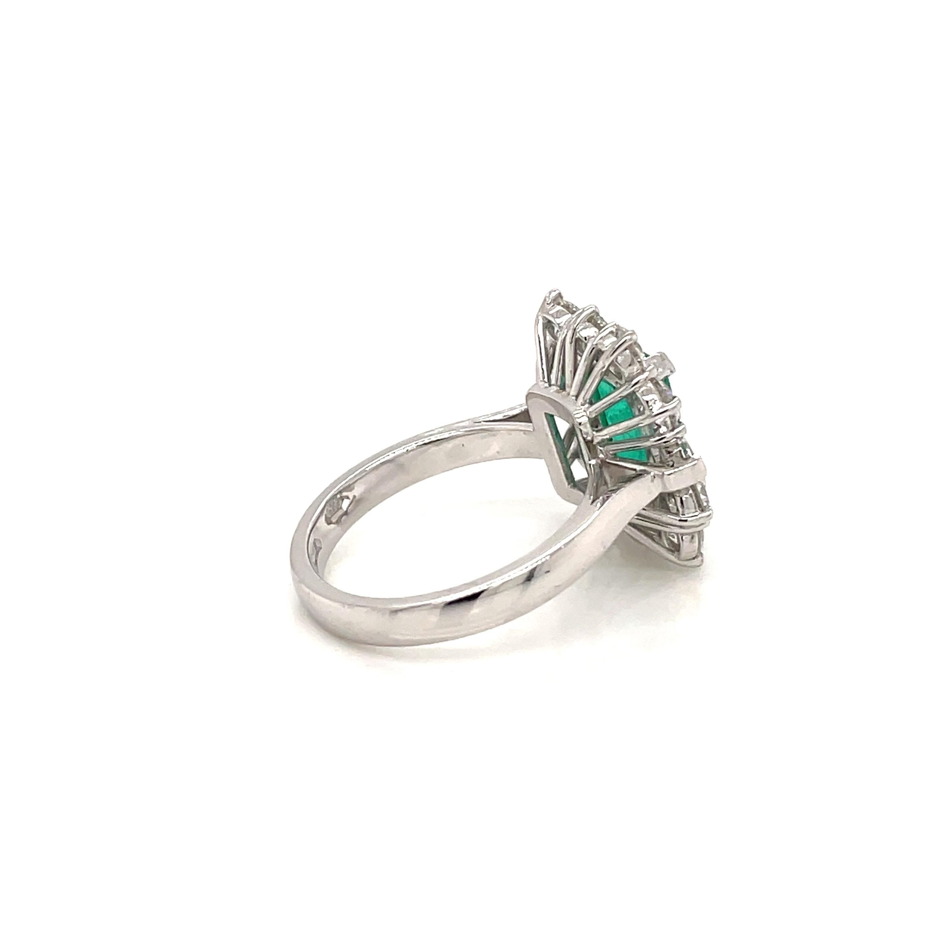 Nachlass 2,50 Karat kolumbianischer Smaragd Diamant Platin Ring im Angebot 3