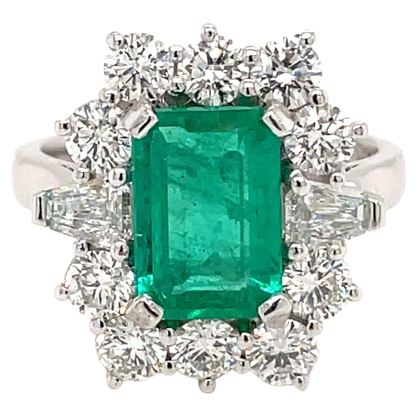 Estate 2.50 Carat Colombian Emerald Diamond Platinum Ring For Sale