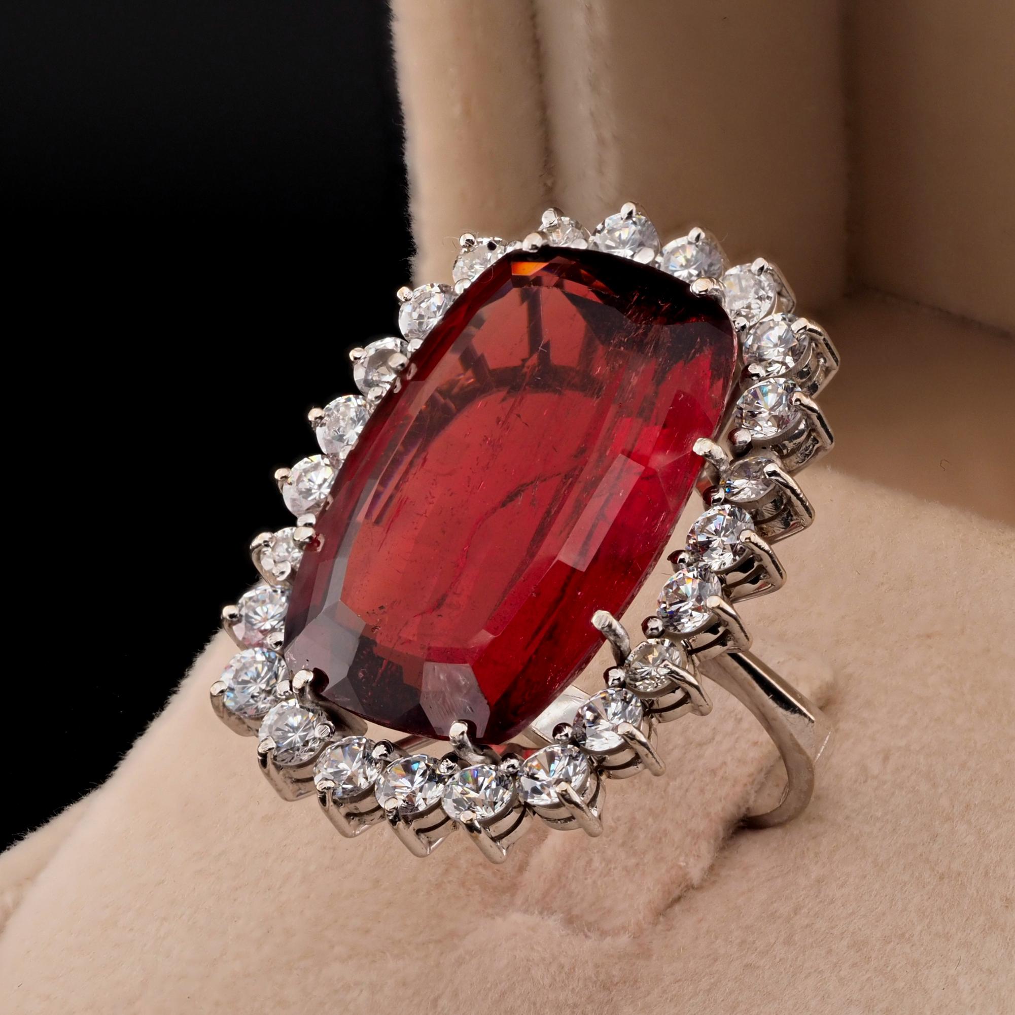 Contemporary Estate 25.00 Ct Untreated Red Rubellite 1.80 Ct Diamond Ring For Sale