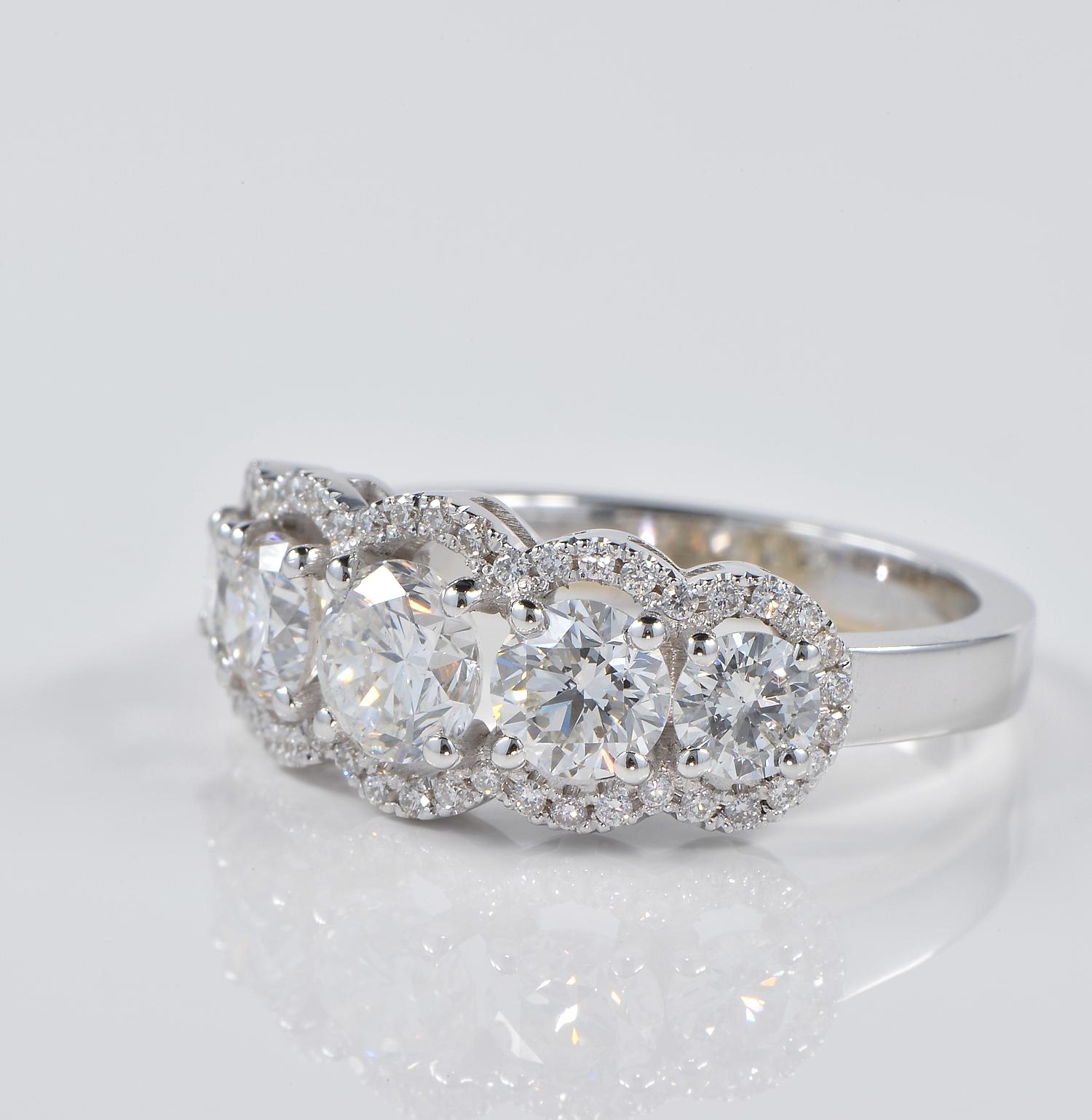 Contemporary Estate 2.70 Ct Five Stone Diamond ring For Sale