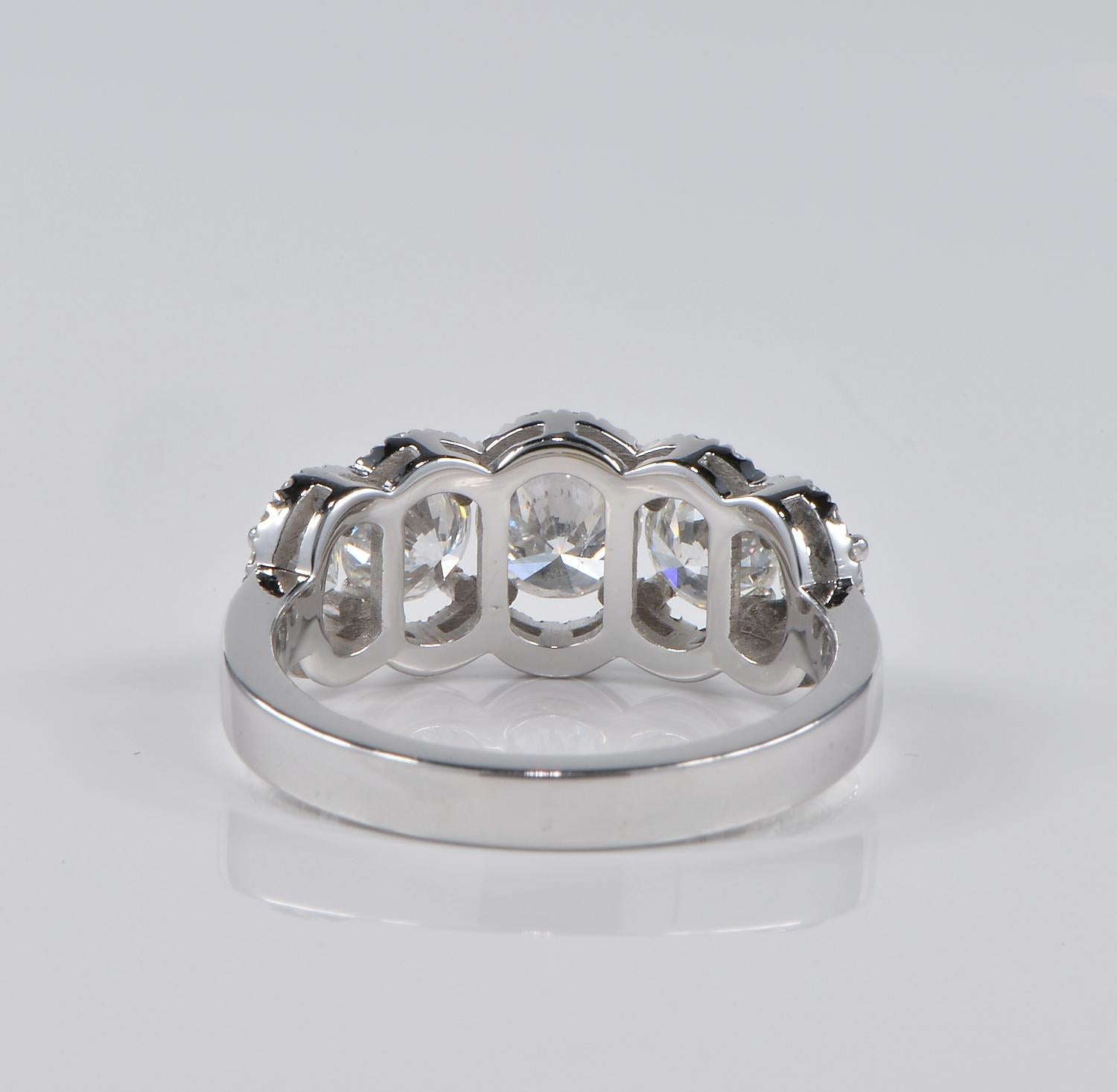 Women's Estate 2.70 Ct Five Stone Diamond ring For Sale