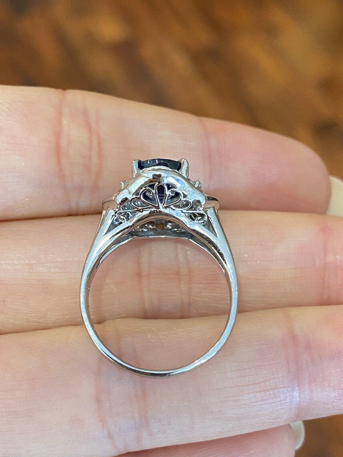 Anello con zaffiro ovale e diamante di 2,89 carati in platino in vendita 2