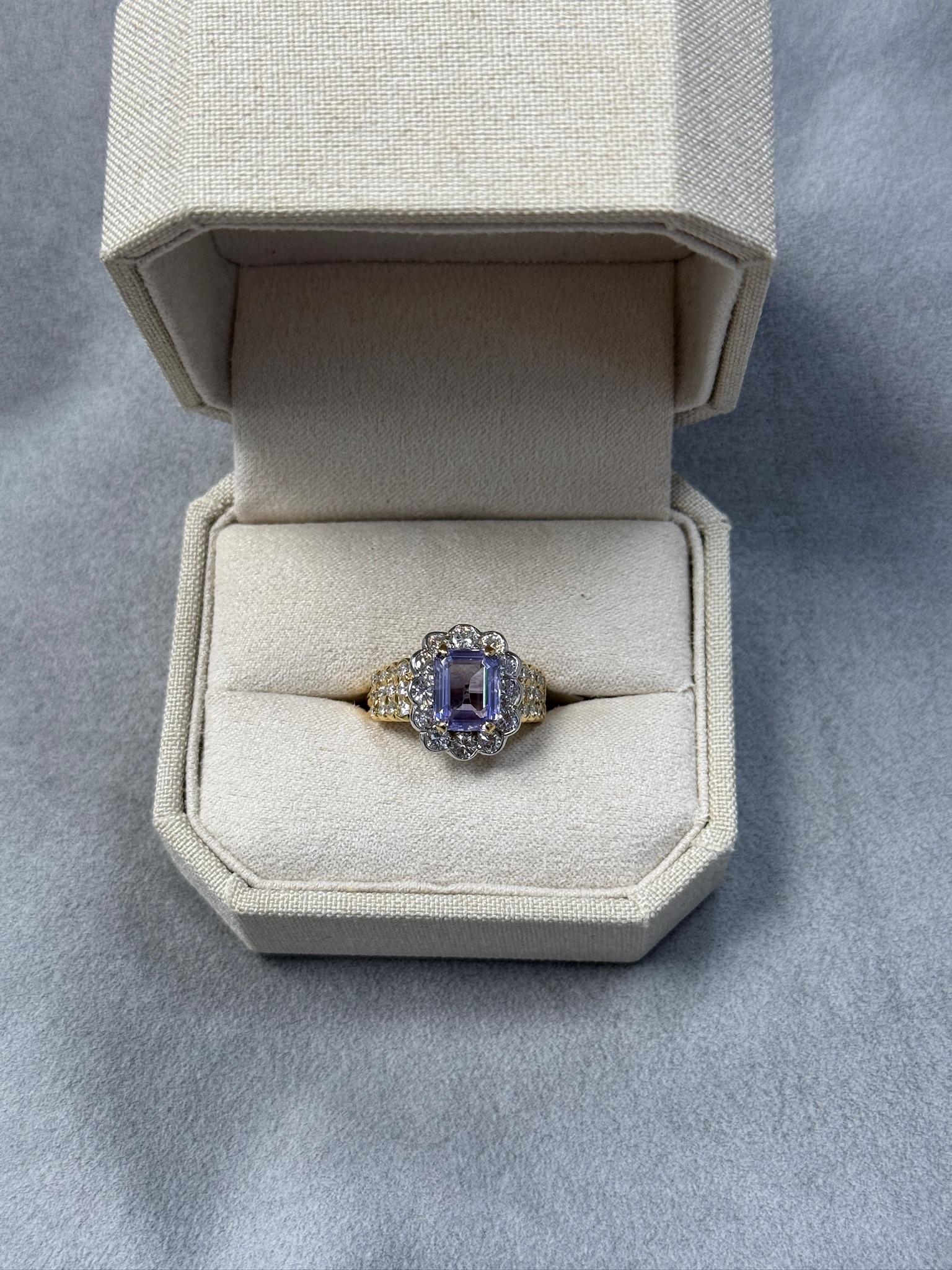 Women's Estate 2.93ct Emerald Cut Violet Natural Sapphire Ring GIA No Heat For Sale