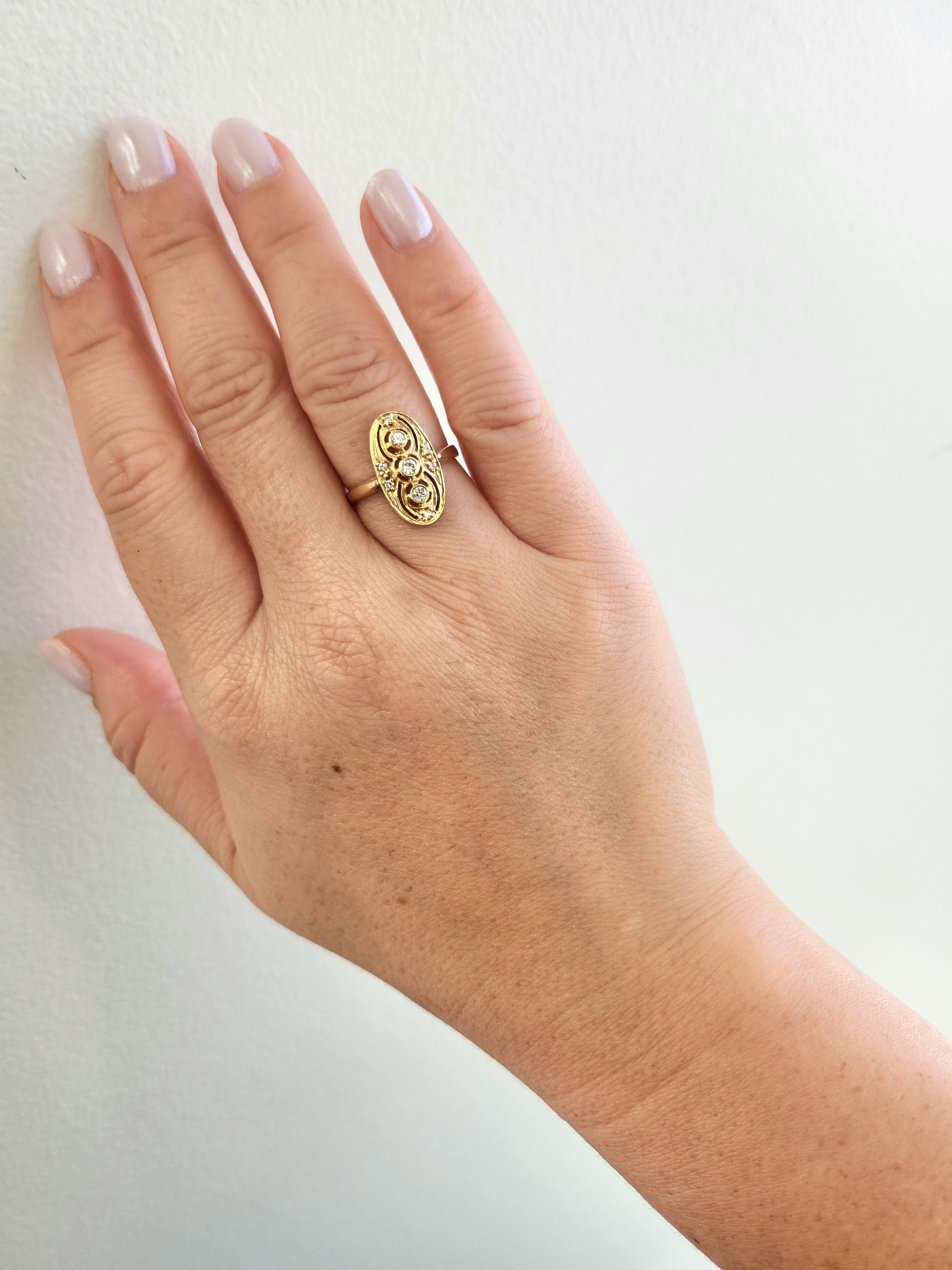 Art Deco Estate 3 Stone Diamond Elongated Oval Filigree Ring 14K Yellow Gold For Sale
