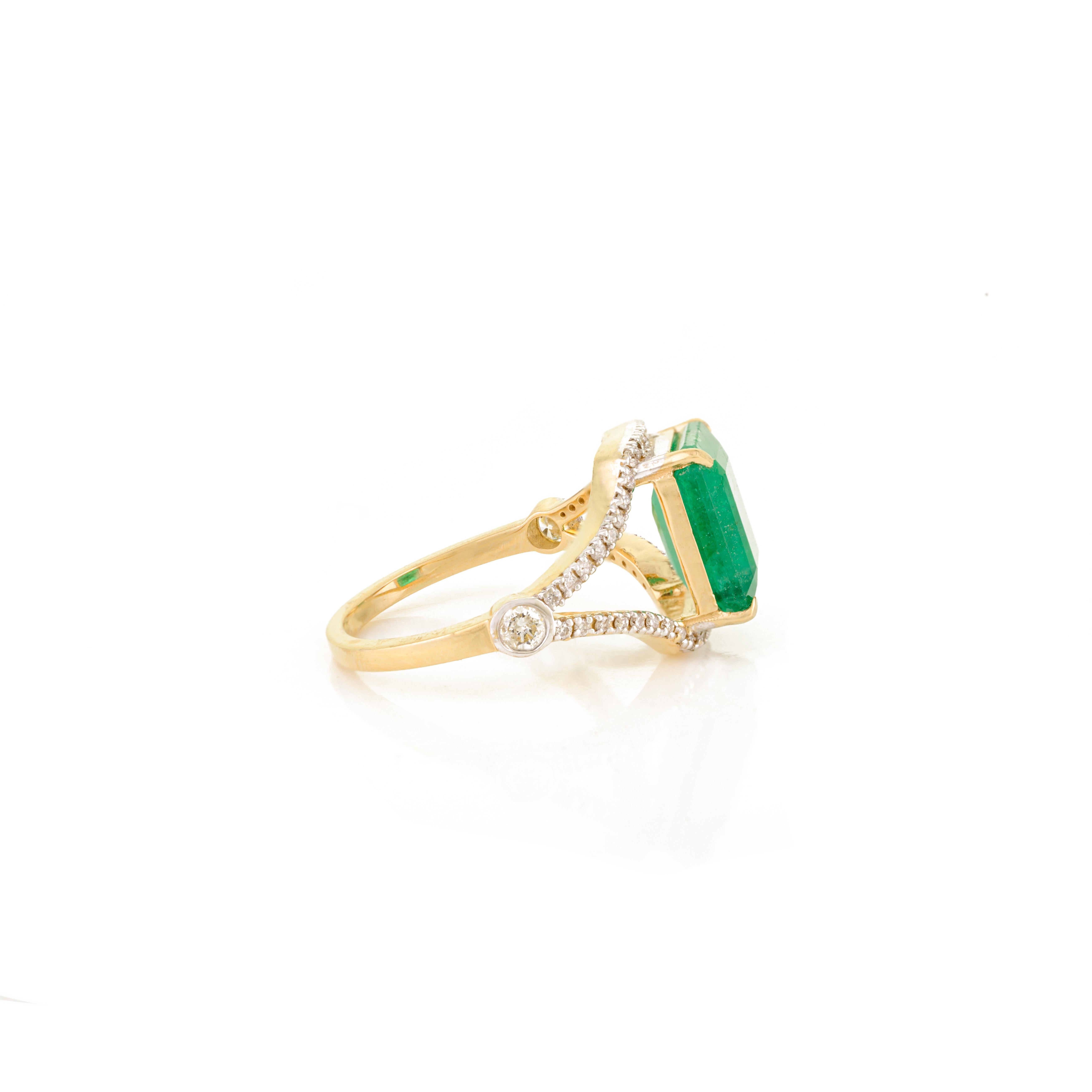 En venta: Estate 3.36 Ct. Emerald & Diamond Statement Cocktail Ring in 14k Yellow Gold  5