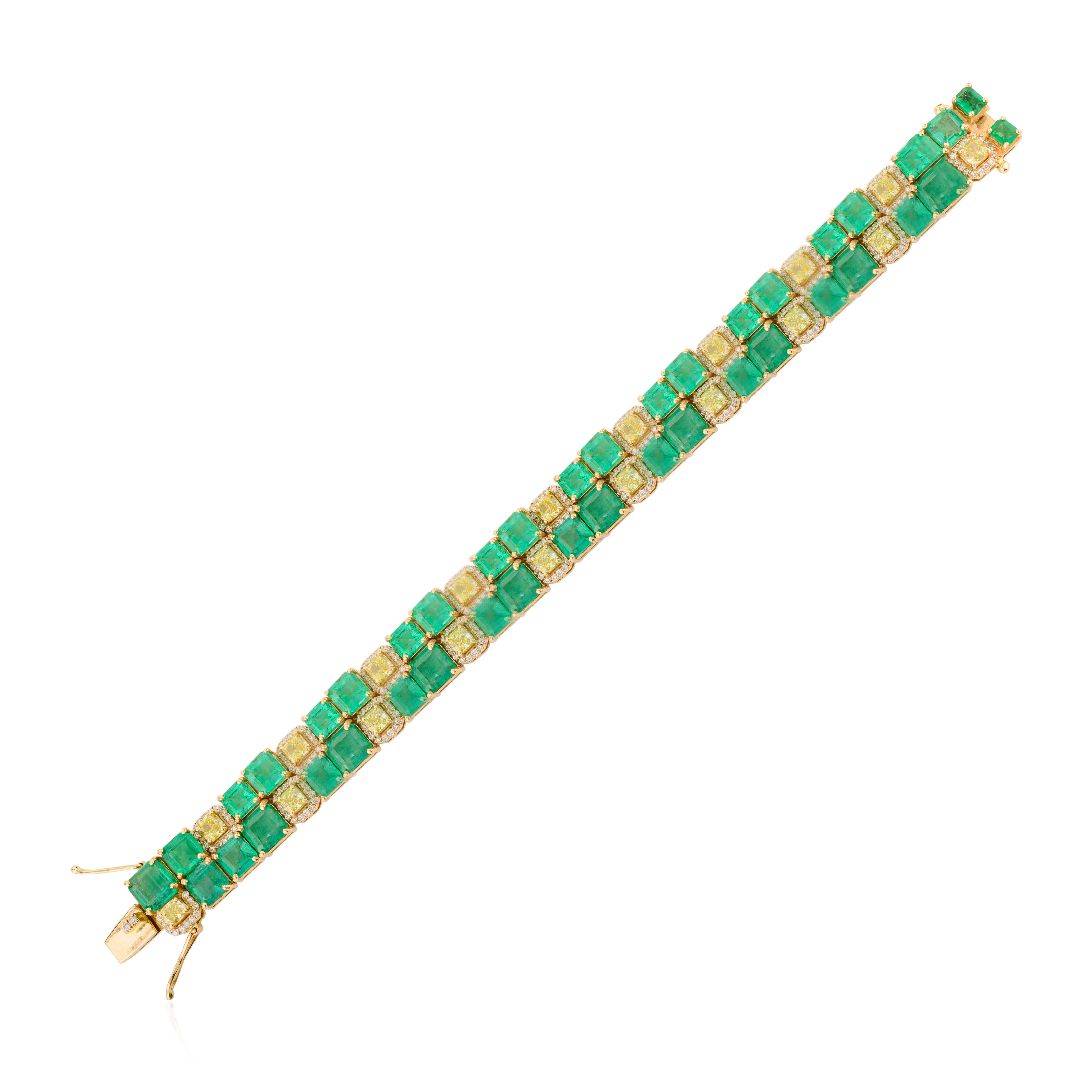 Art déco Bracelet cocktail large en or jaune massif 18 carats avec diamants et émeraudes de 3 3,8 carats poids total en vente