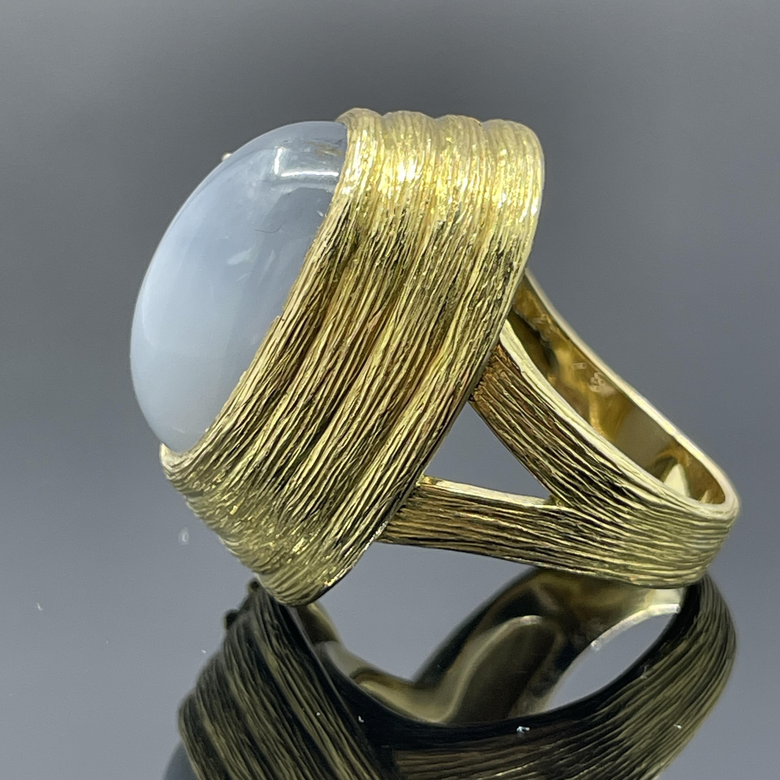 Anillo de cóctel de zafiro estrella de 34,27 ct en oro amarillo de 18k 2