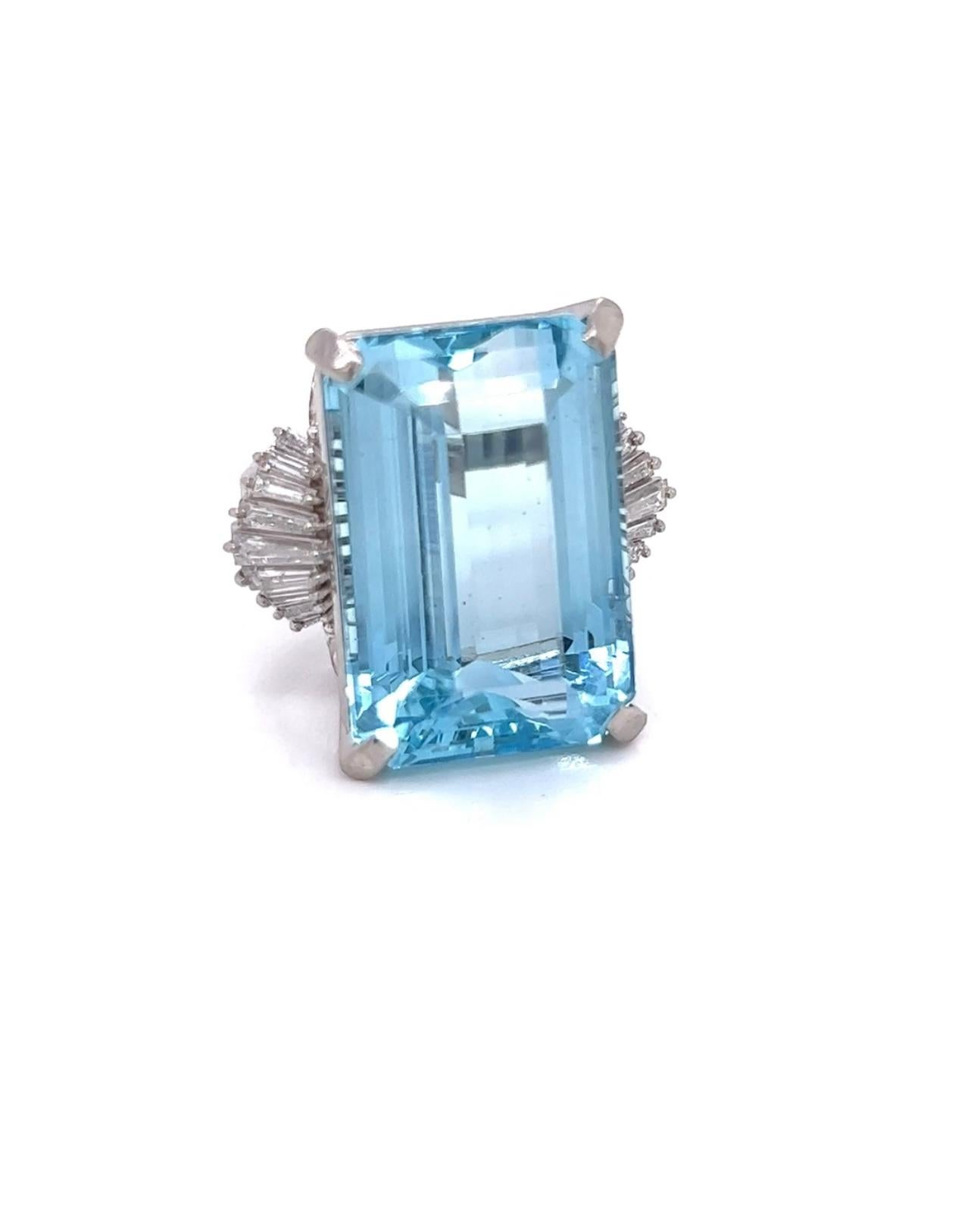 Women's Estate 34.59 Carat Aquamarine And Diamond Platinum Ring For Sale