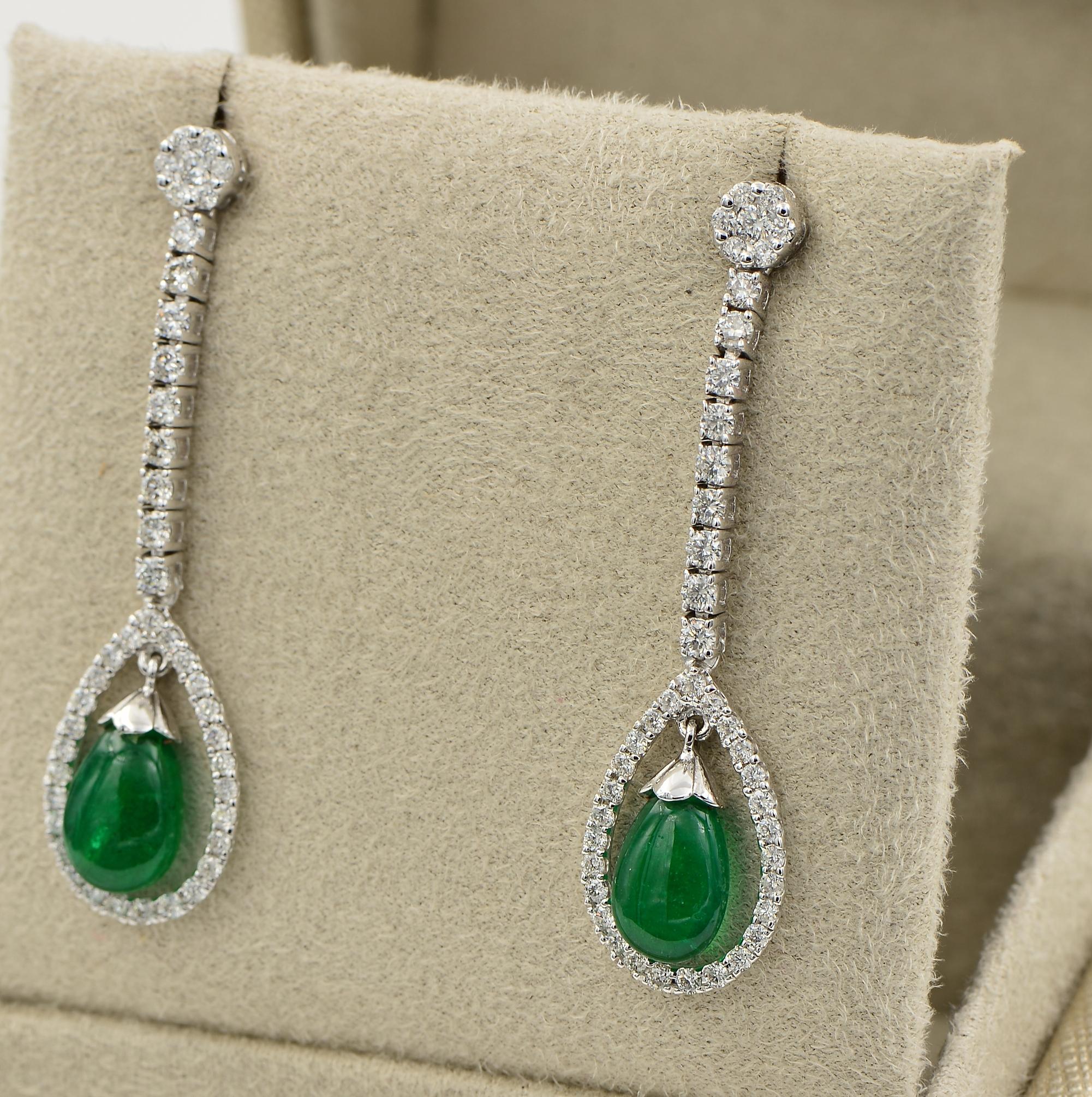 Estate 3.67 Ct Emerald Drop 2.20 Ct Diamond Long eardrops In Good Condition For Sale In Napoli, IT