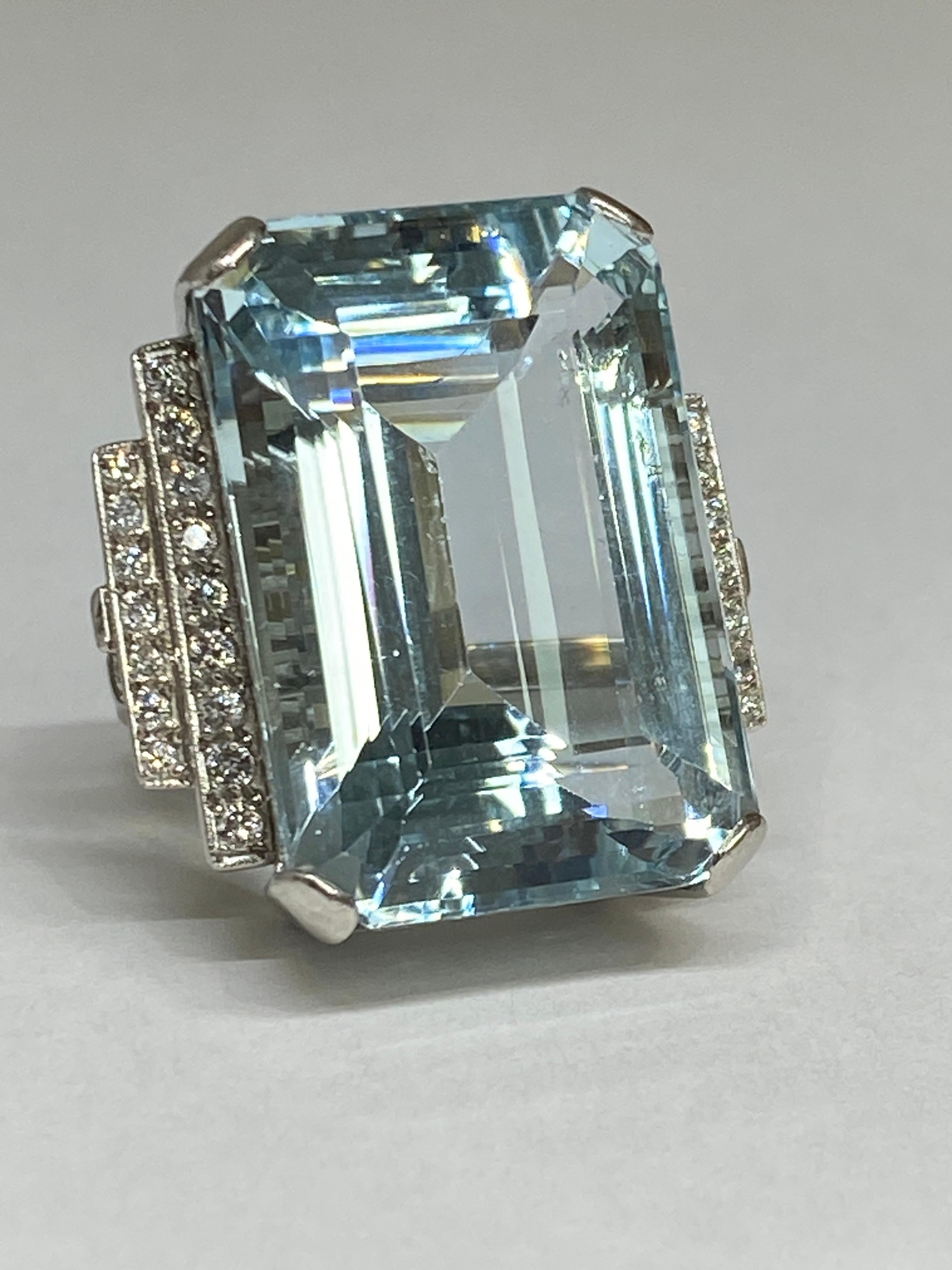 Estate 38.72ct  Natural Blue Emerald Cut Aquamarine & Diamond Platinum Ring In Good Condition For Sale In Bernardsville, NJ