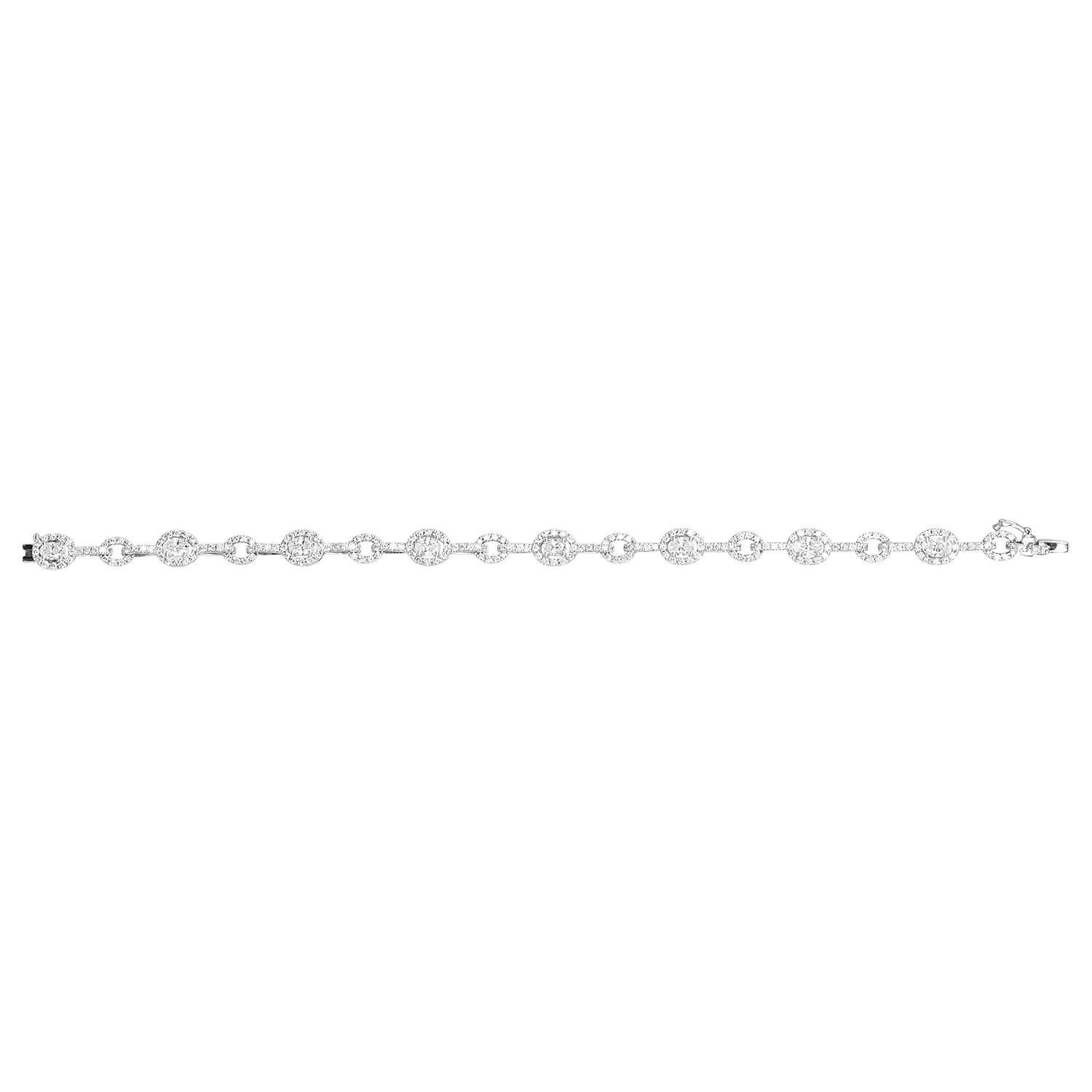 Bracelet à maillons en or 18 carats avec halo ovale de diamants de 4,00 carats Excellent état - En vente à Miami, FL