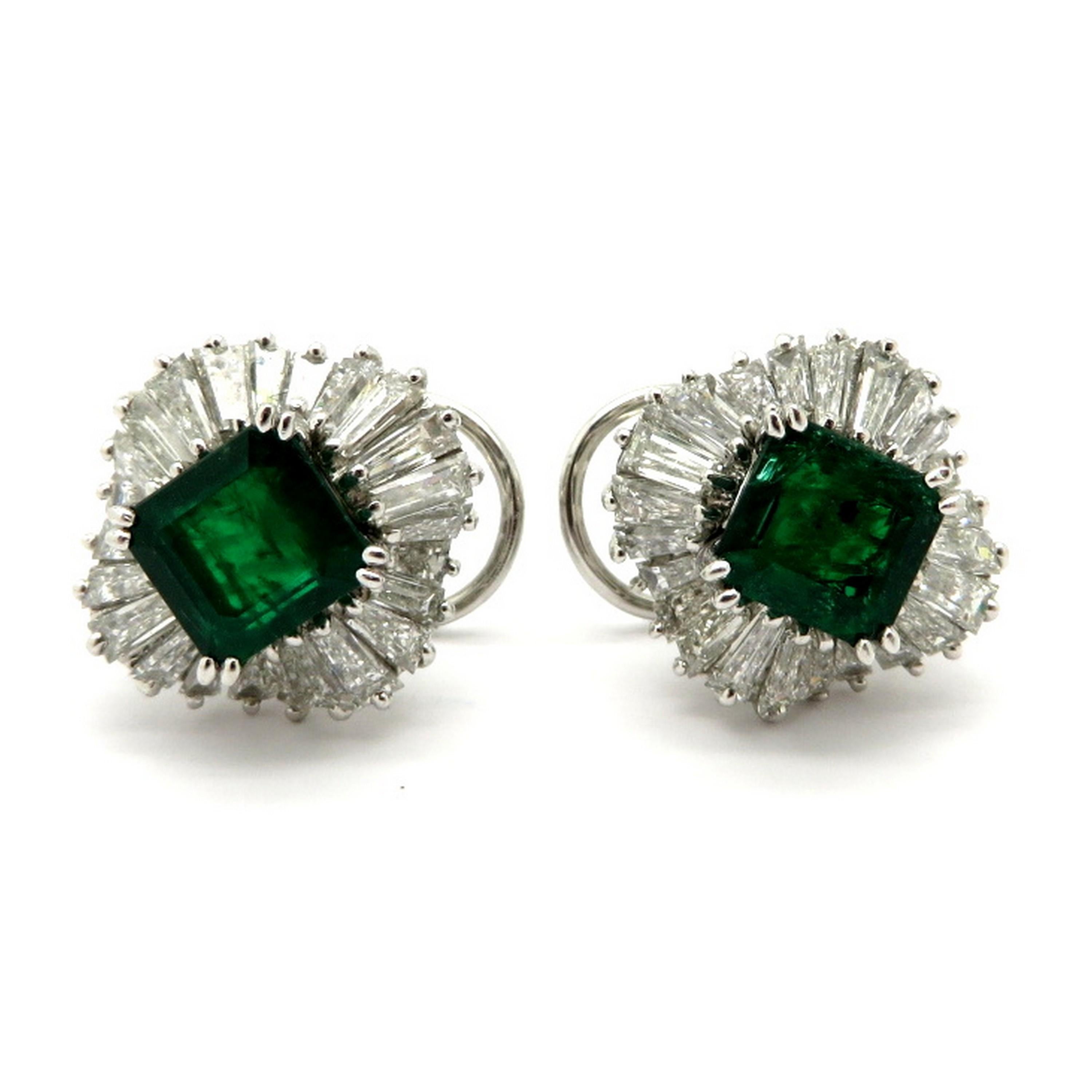 Estate 4.00 Carat Emerald and 5.00 Carat Diamond Ballerina Style Earrings For Sale 1