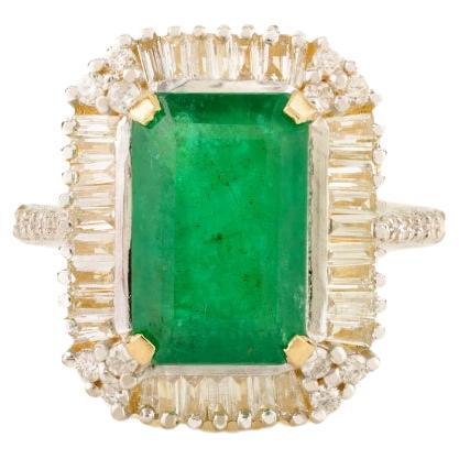 Esmeralda octogonal Estate de 4.14 CTW y Anillo de Cóctel de Diamantes en Oro Amarillo de 14k