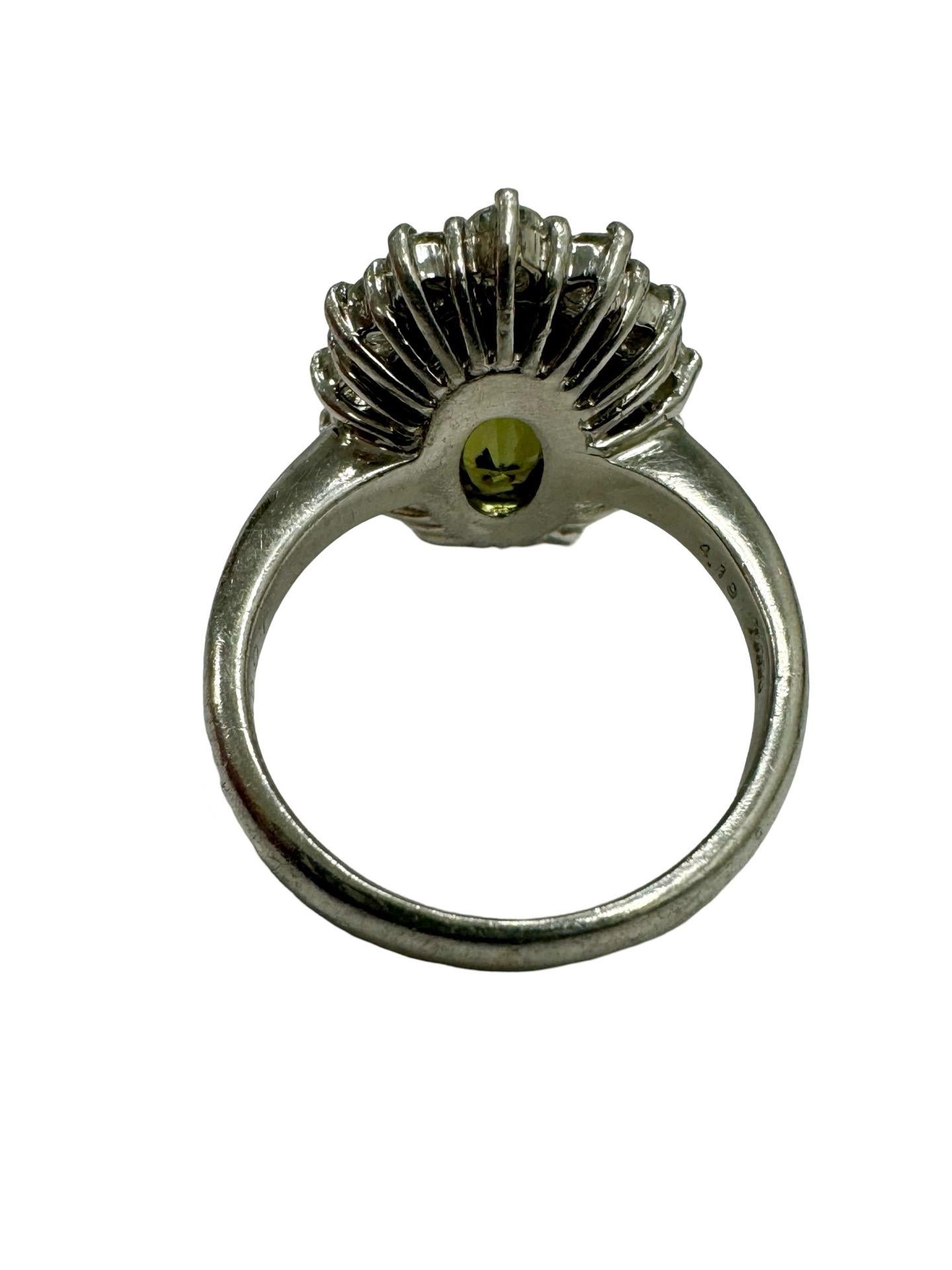 Anello Cocktail con diamanti aureolati GIA da 4,19 ct e 0,97 ct VS in Platino in vendita 1