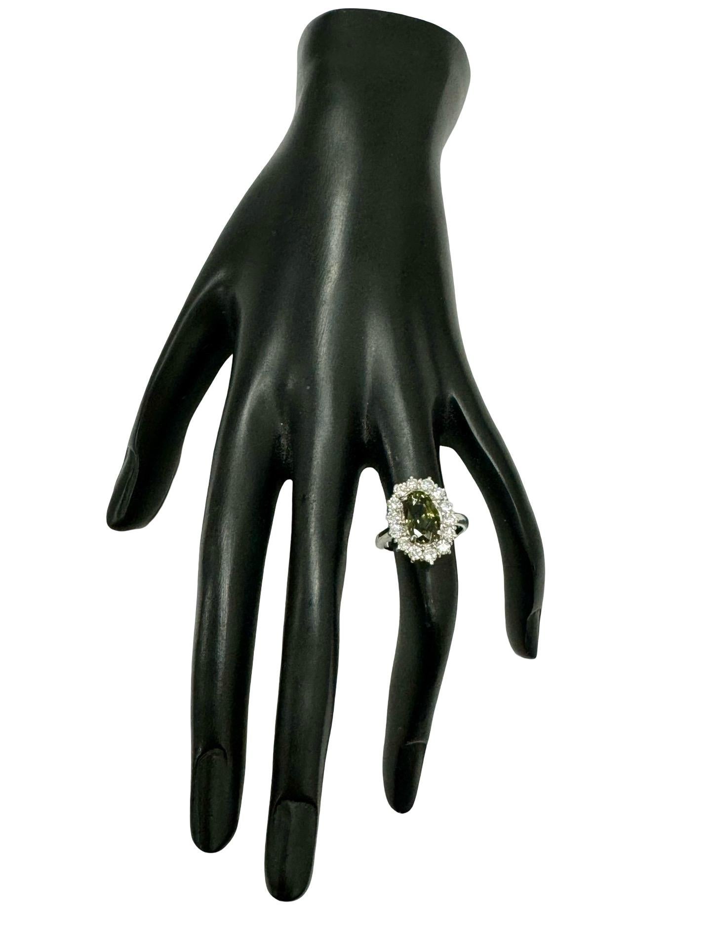 Anello Cocktail con diamanti aureolati GIA da 4,19 ct e 0,97 ct VS in Platino in vendita 2