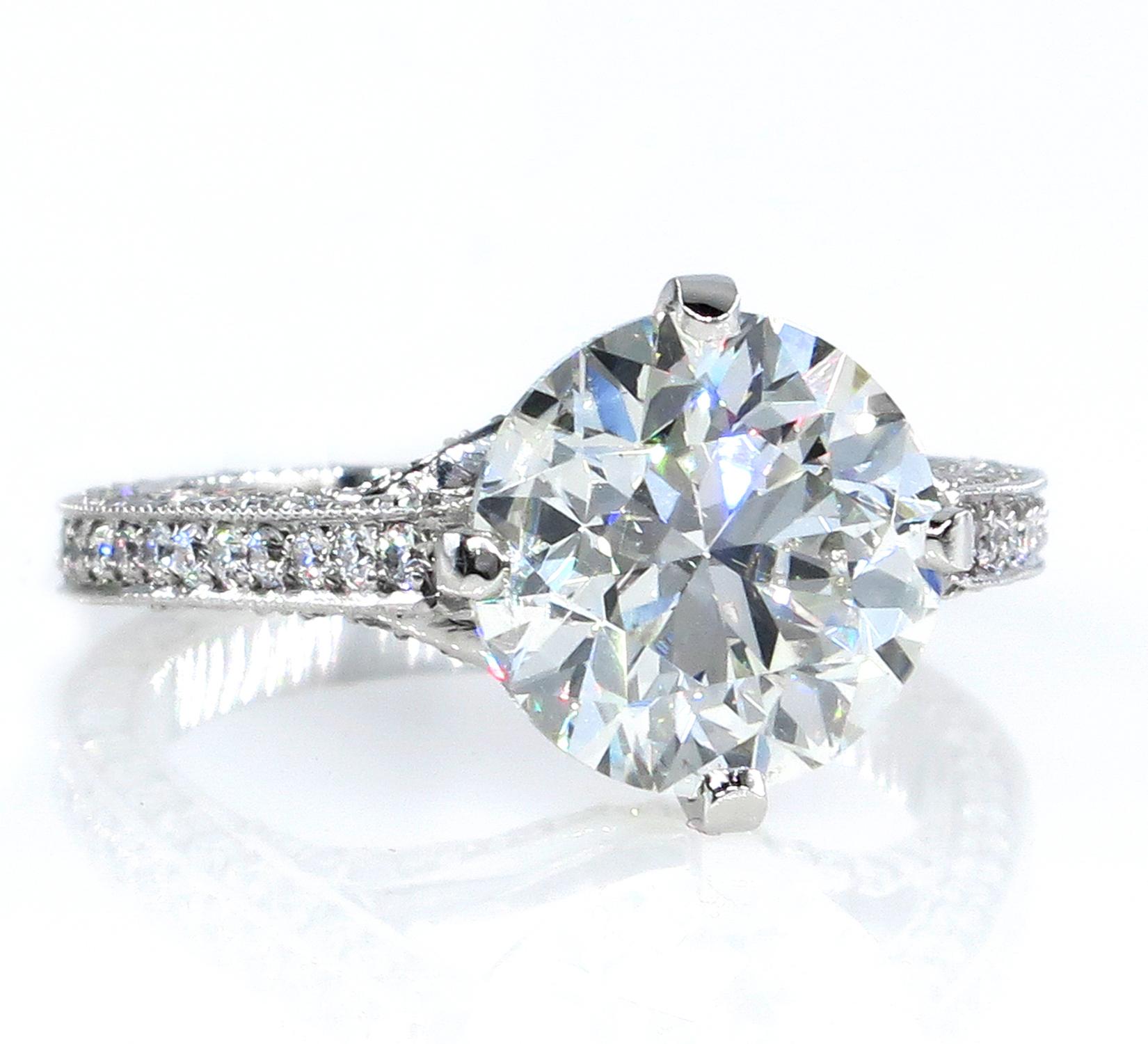 Estate 4.36ct Round Brilliant Diamond Solitaire Engagement Wedding Platinum Ring In Good Condition In New York, NY