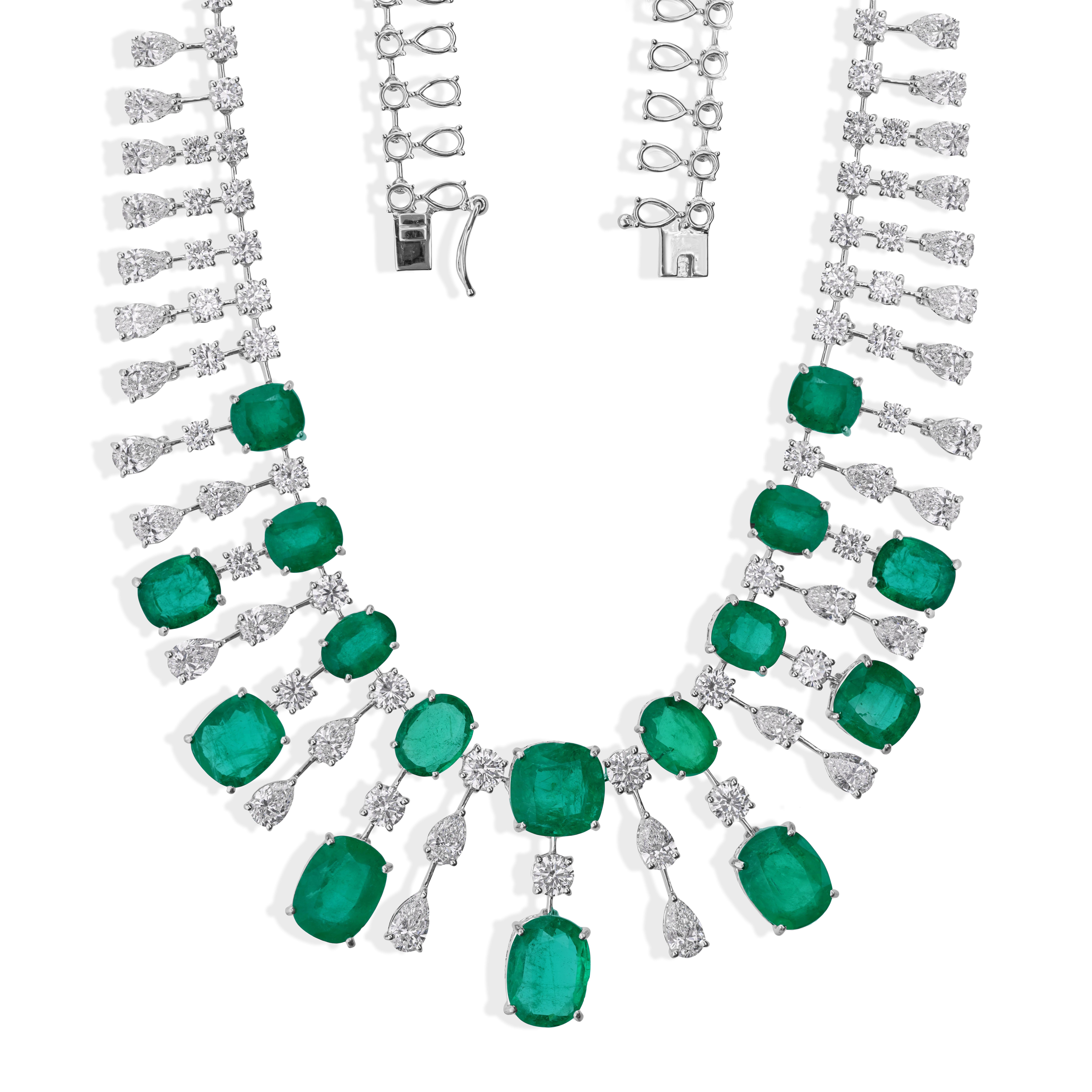 Nachlass 46,44 CTW sambischer Smaragd 23,96 CTW Diamant-Halskette 18k Weißgold im Angebot 1