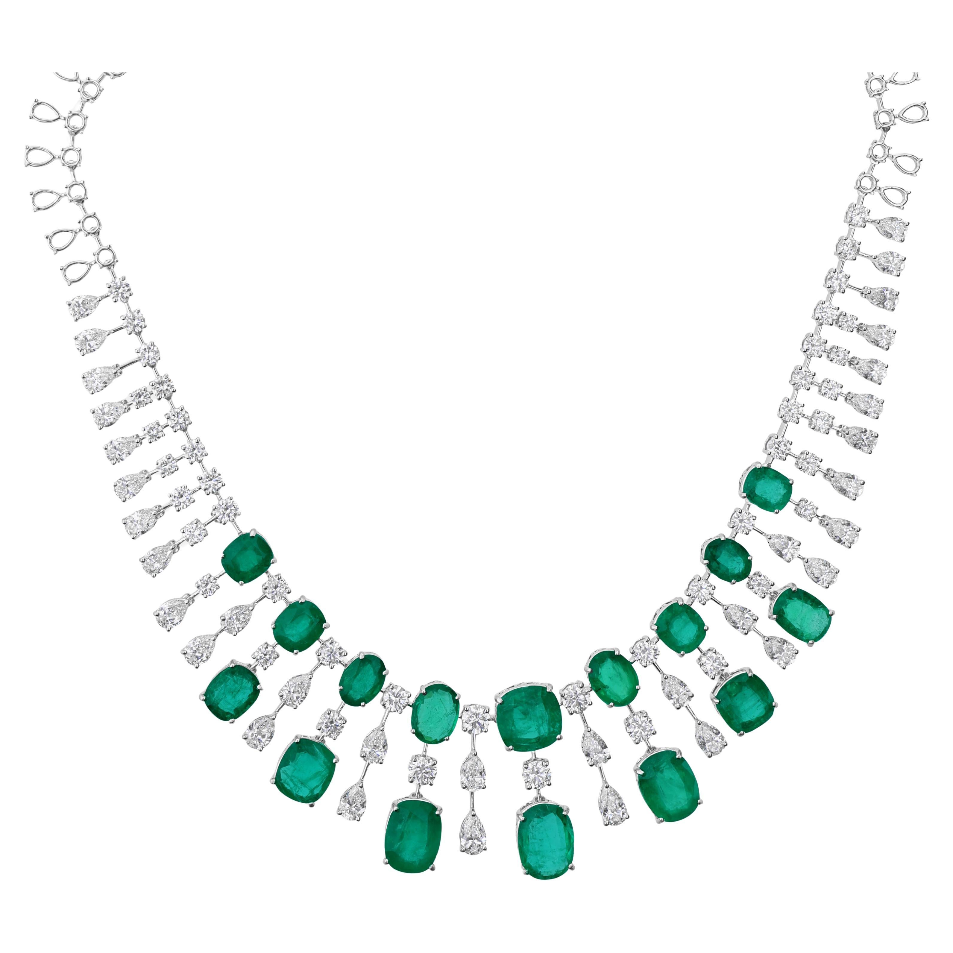 Nachlass 46,44 CTW sambischer Smaragd 23,96 CTW Diamant-Halskette 18k Weißgold im Angebot