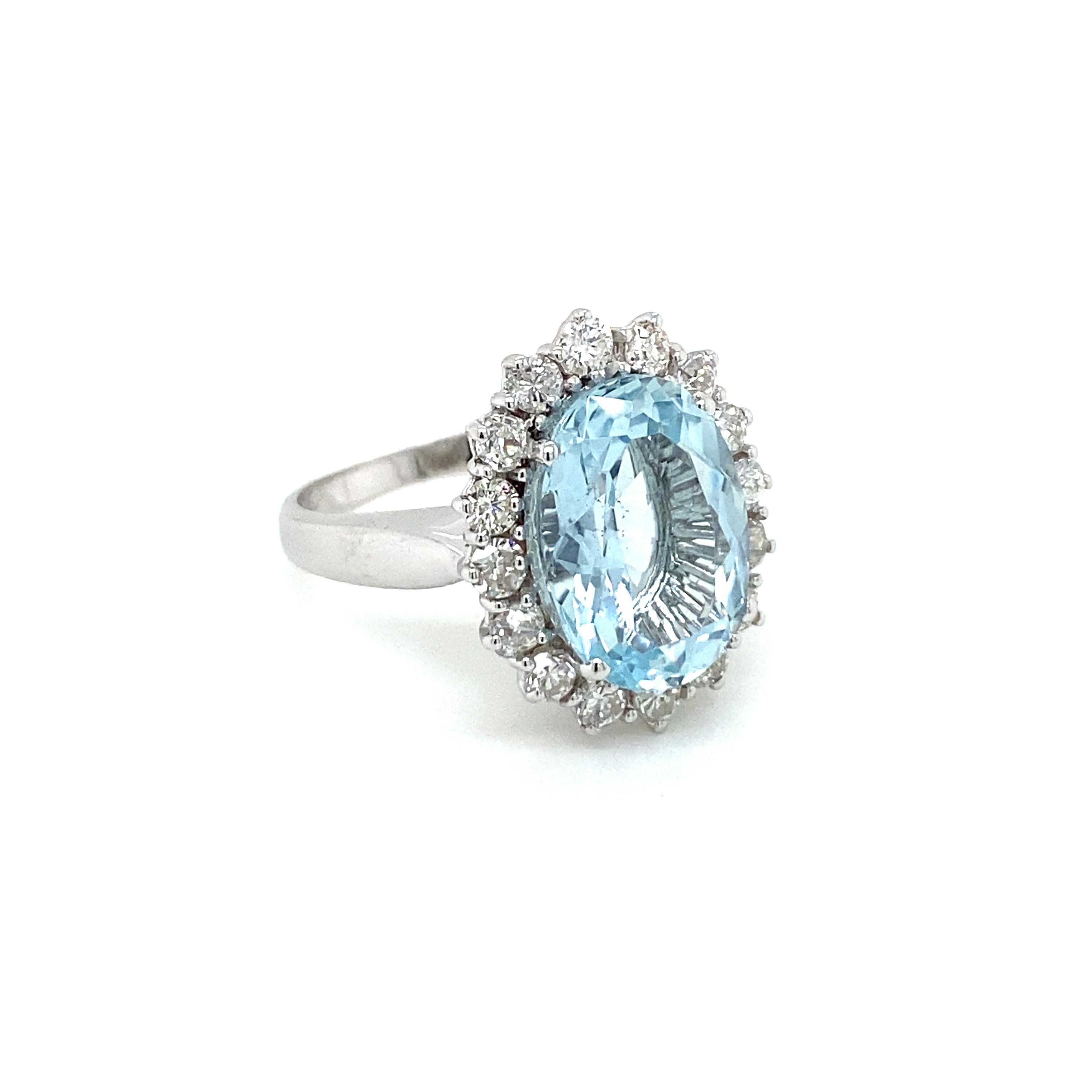 Nachlass 5 Karat Aquamarin Diamant Cluster-Ring im Zustand „Hervorragend“ im Angebot in Napoli, Italy