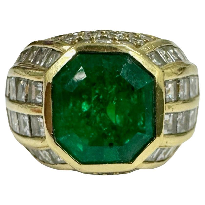 Smeraldo colombiano certificato GIA da 5,03 carati e diamanti da 3,22 carati, geometrico 18k in vendita