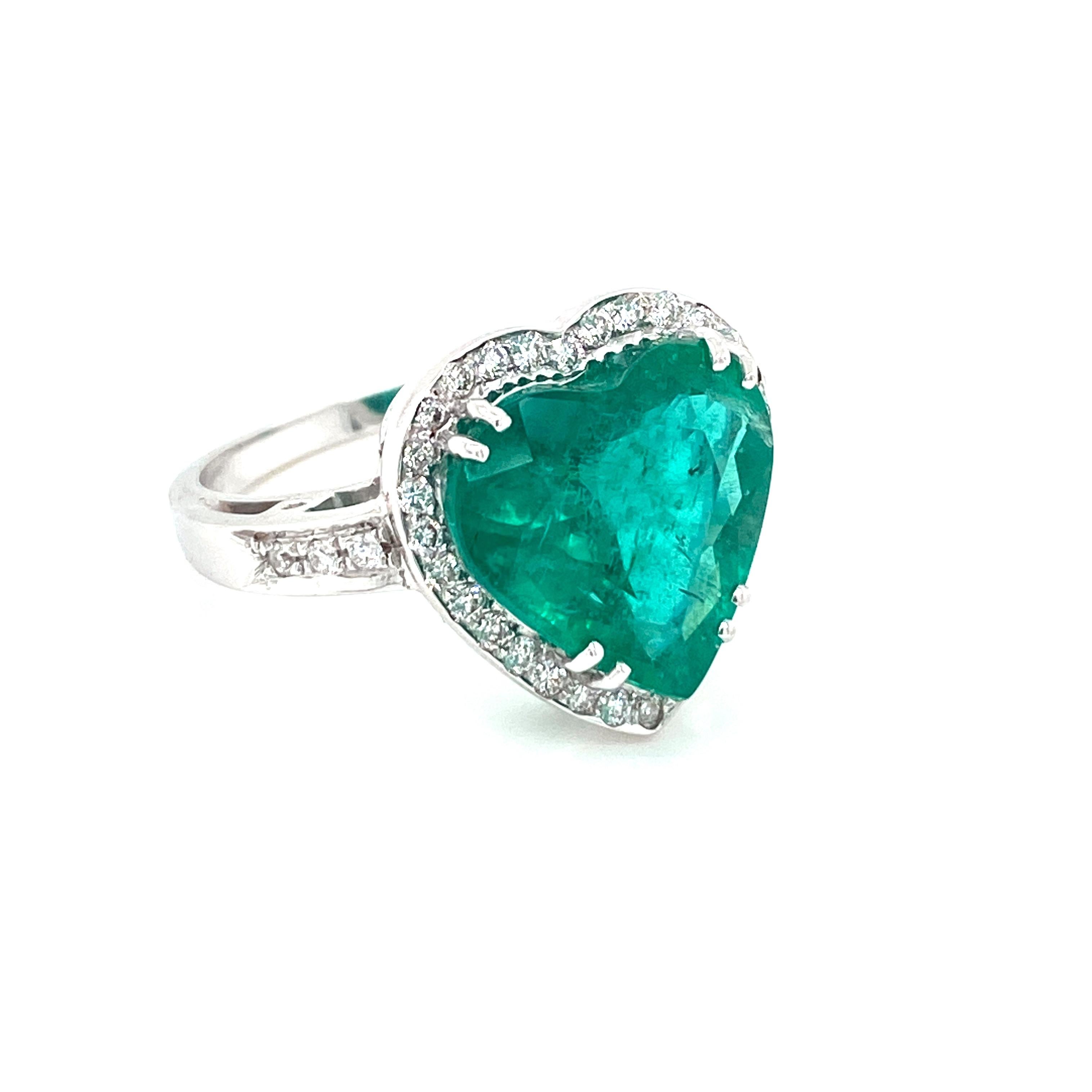 Contemporary Estate 5.51 Carat Heart Colombian Emerald Diamond Gold Ring