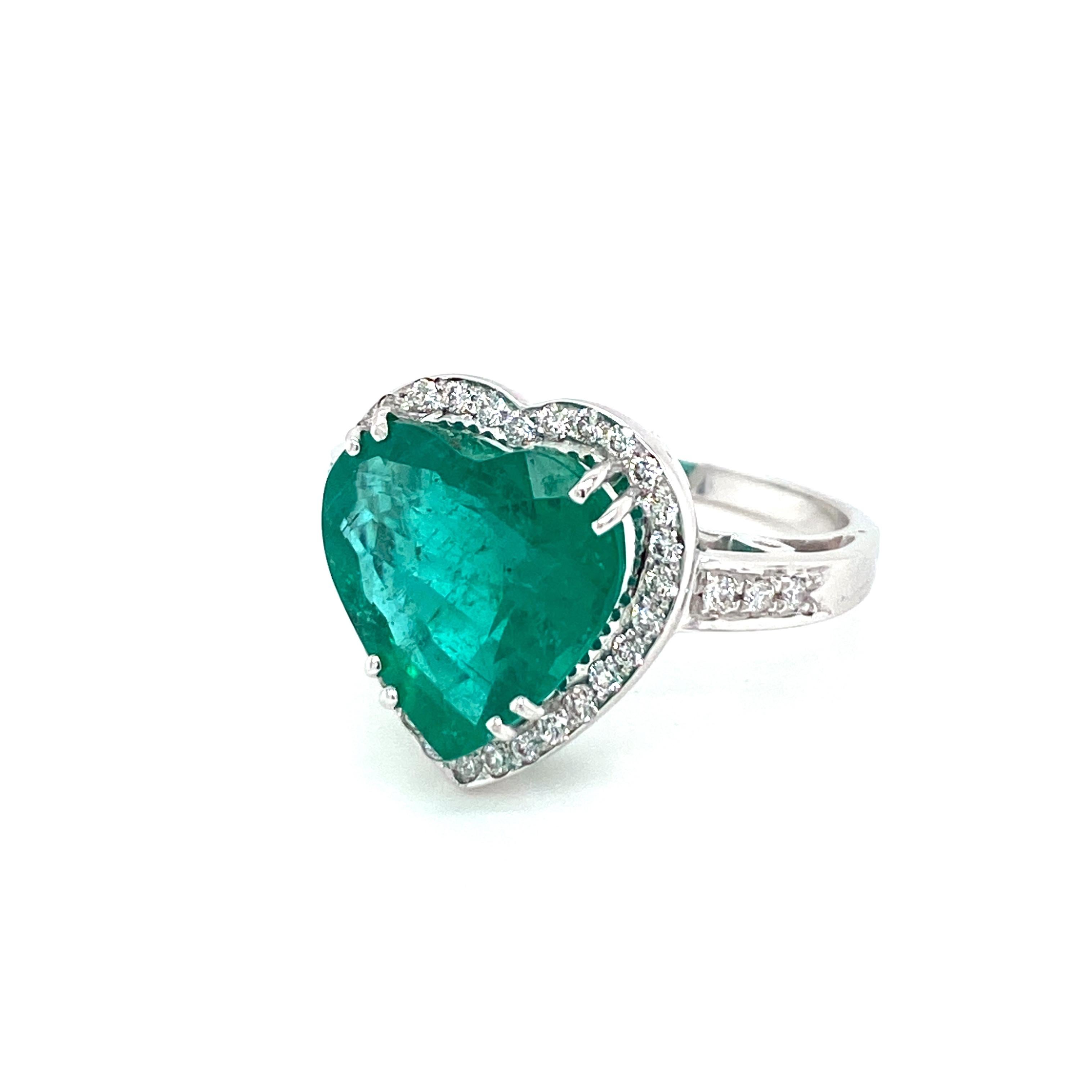Estate 5.51 Carat Heart Colombian Emerald Diamond Gold Ring 1