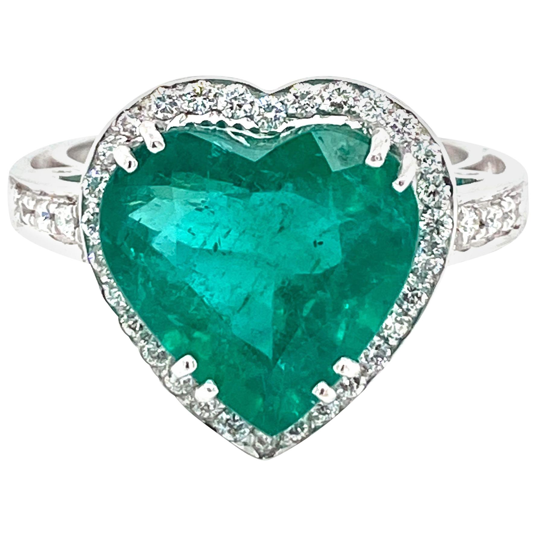 Estate 5.51 Carat Heart Colombian Emerald Diamond Gold Ring